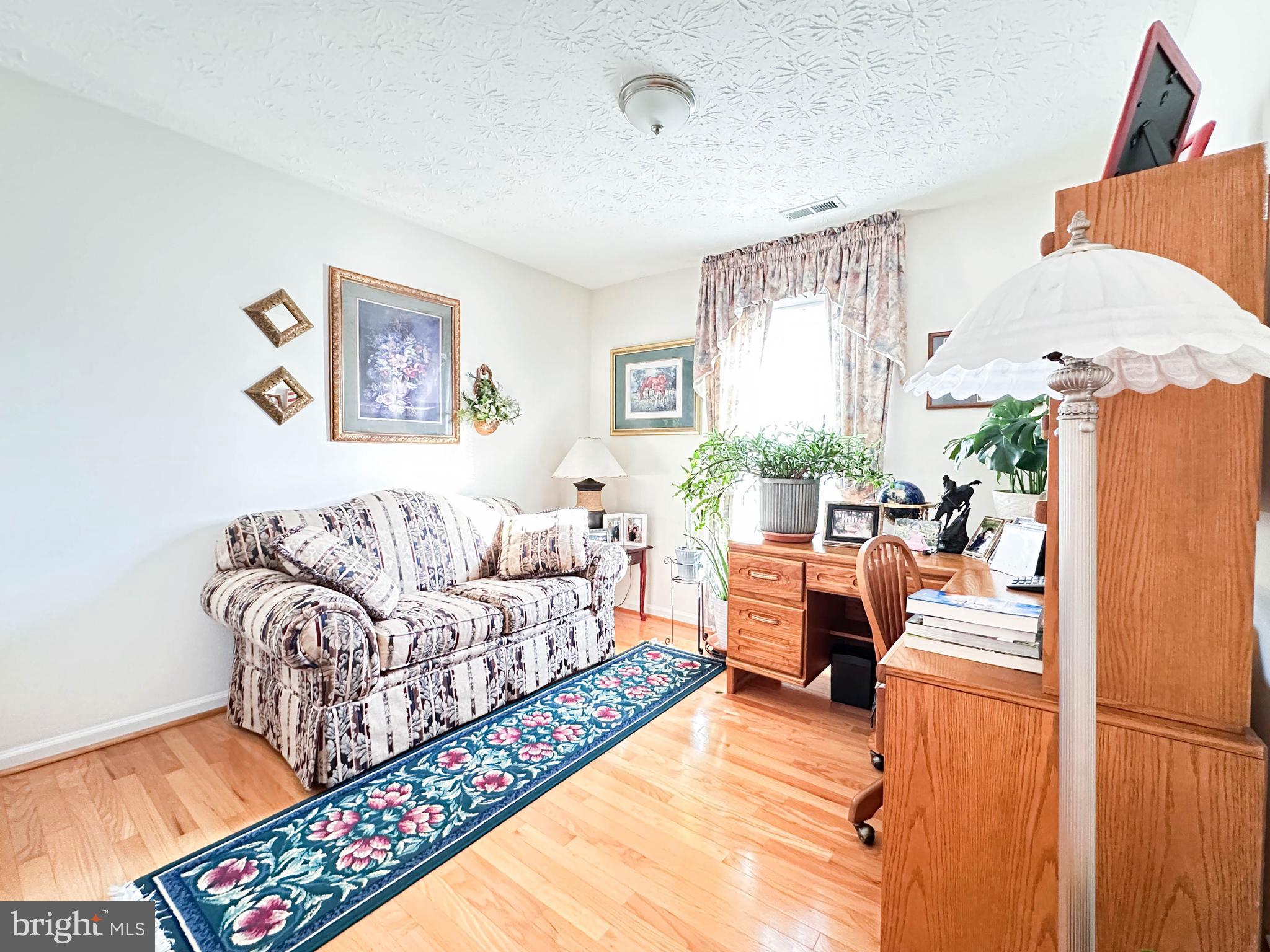 RUSSETT - Residential