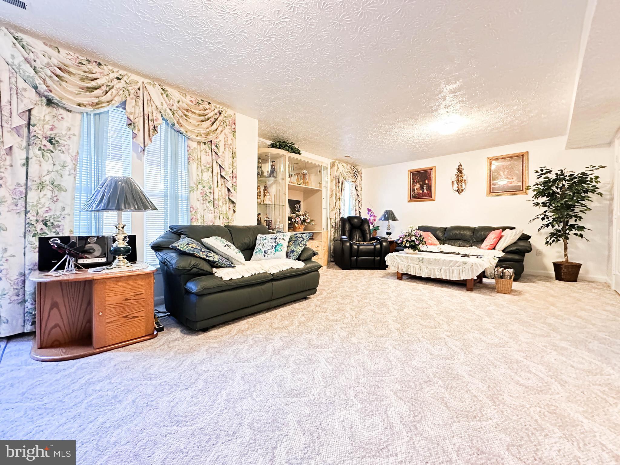 RUSSETT - Residential