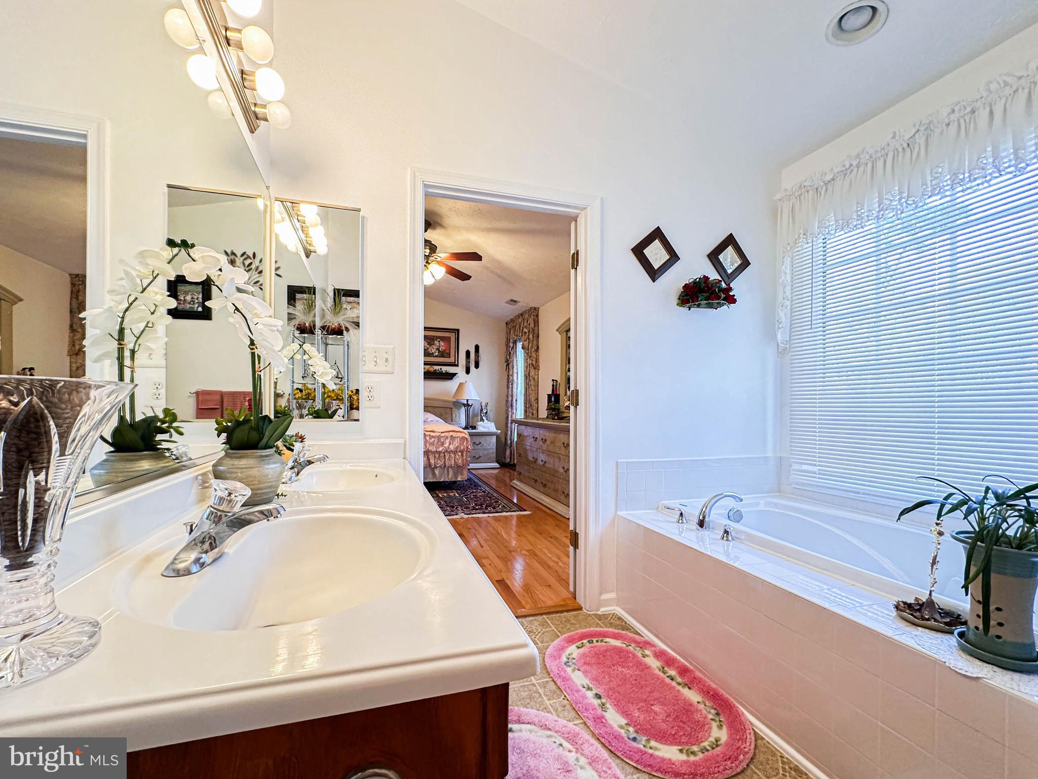 RUSSETT - Residential