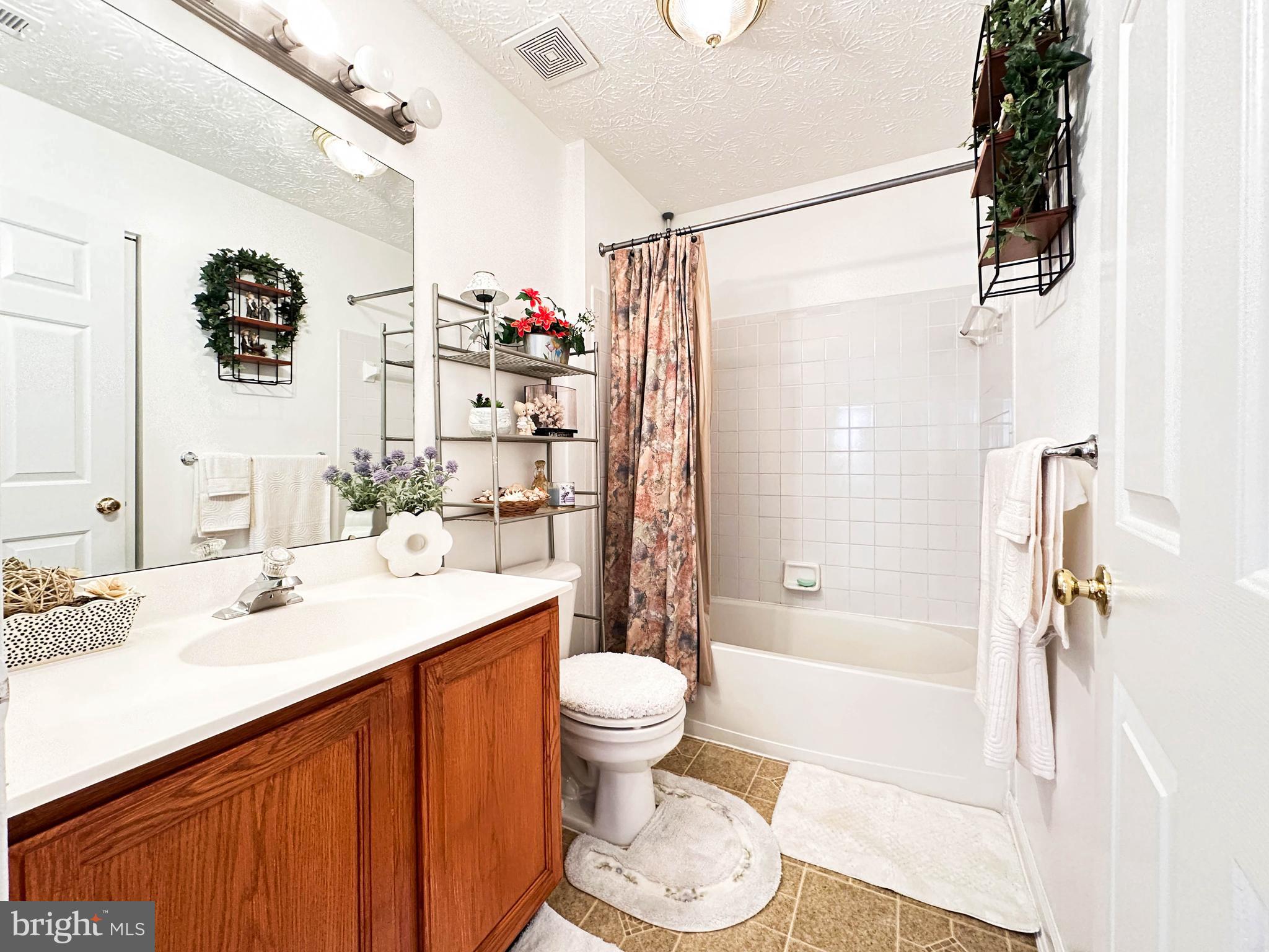 RUSSETT - Residential