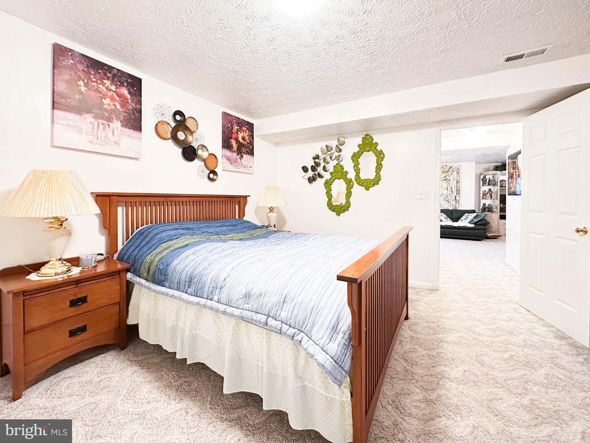 RUSSETT - Residential