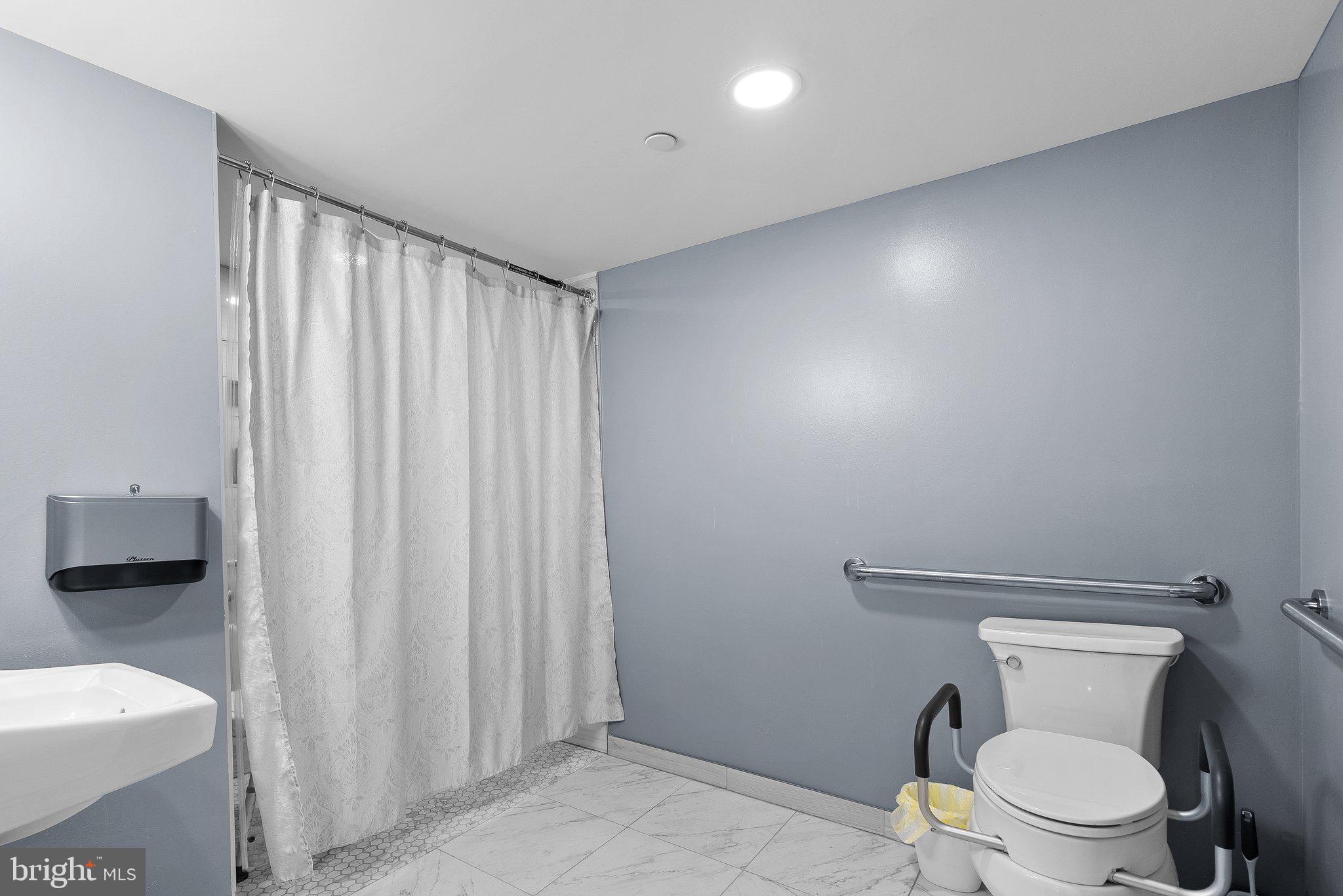 COLESVILLE OUTSIDE - Residential