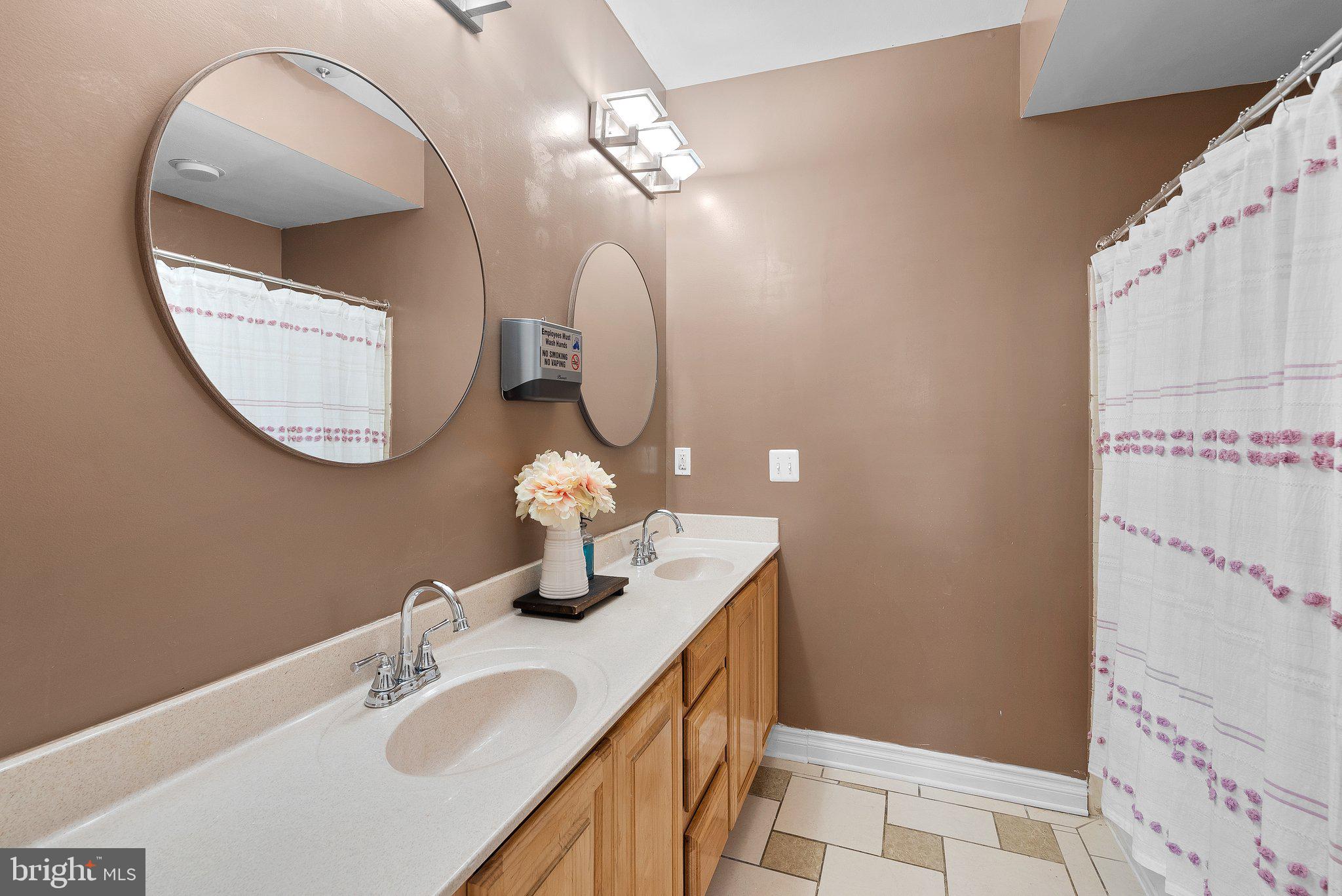 COLESVILLE OUTSIDE - Residential