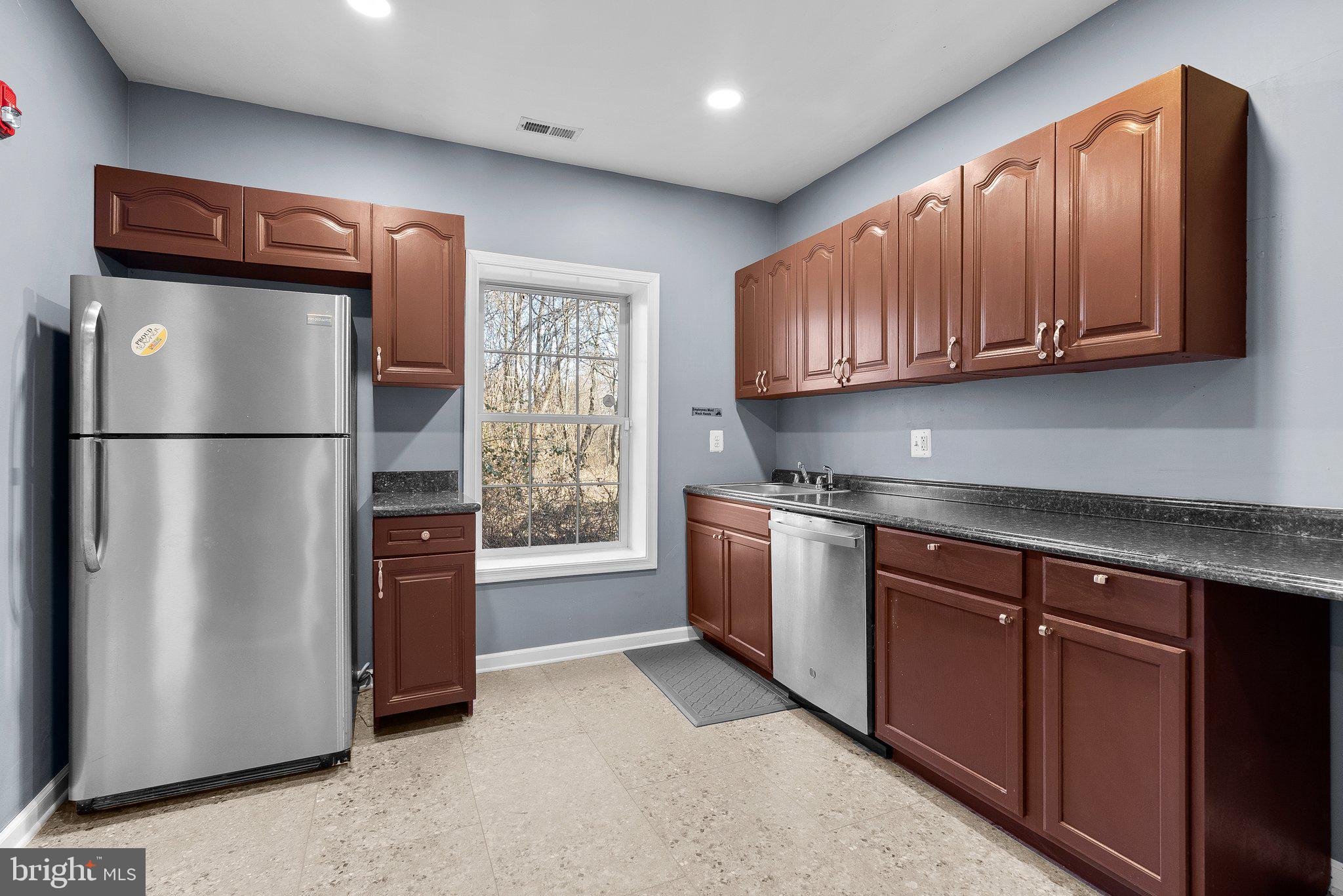 COLESVILLE OUTSIDE - Residential