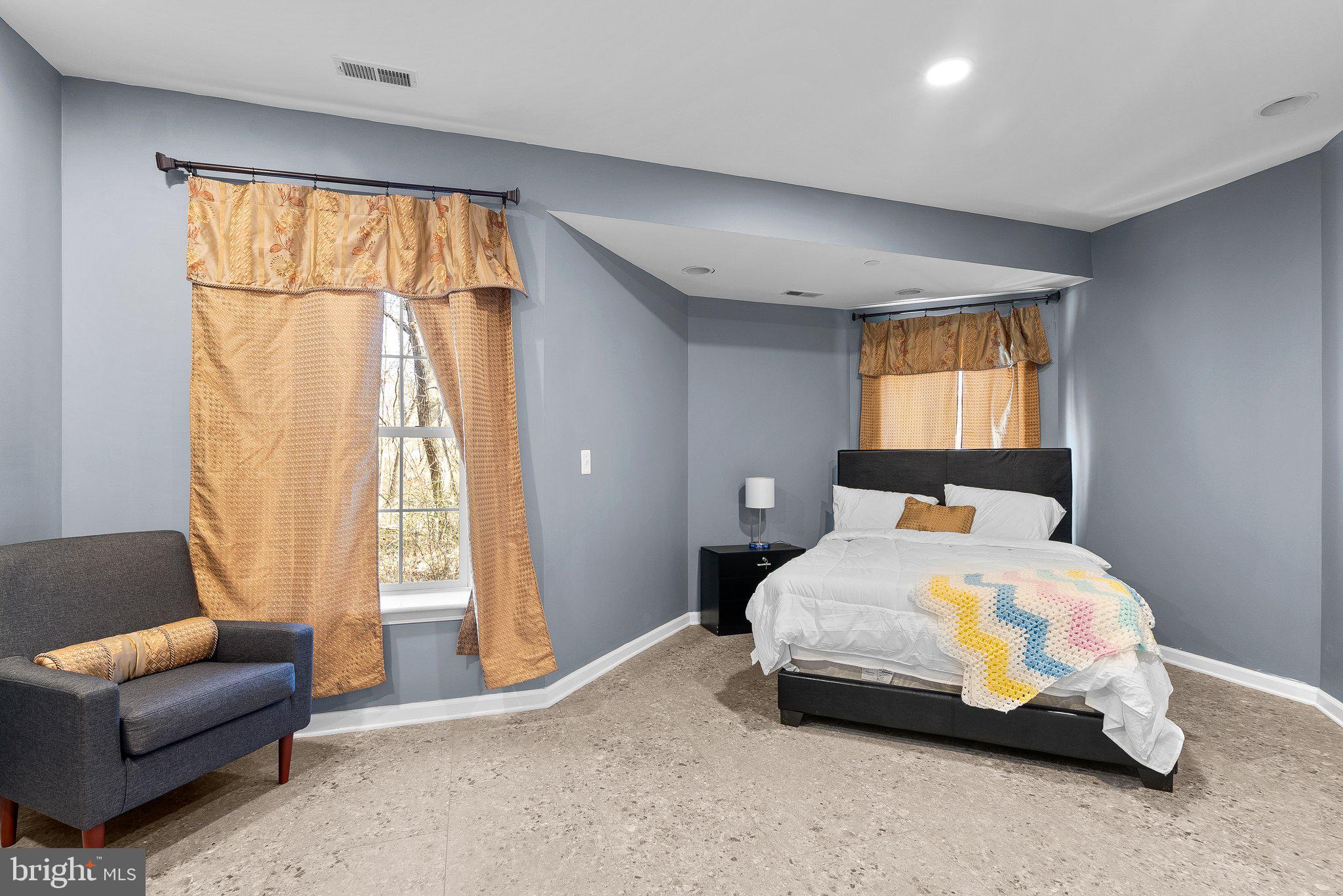 COLESVILLE OUTSIDE - Residential