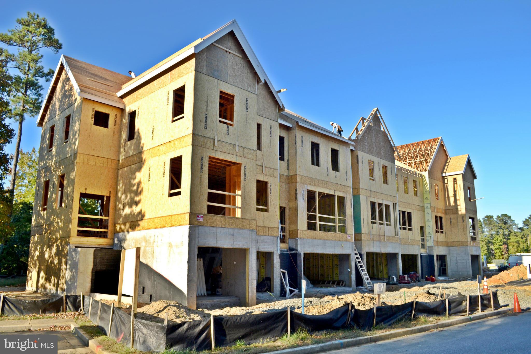 OYSTER BAY CONDOMINIUMS - Residential