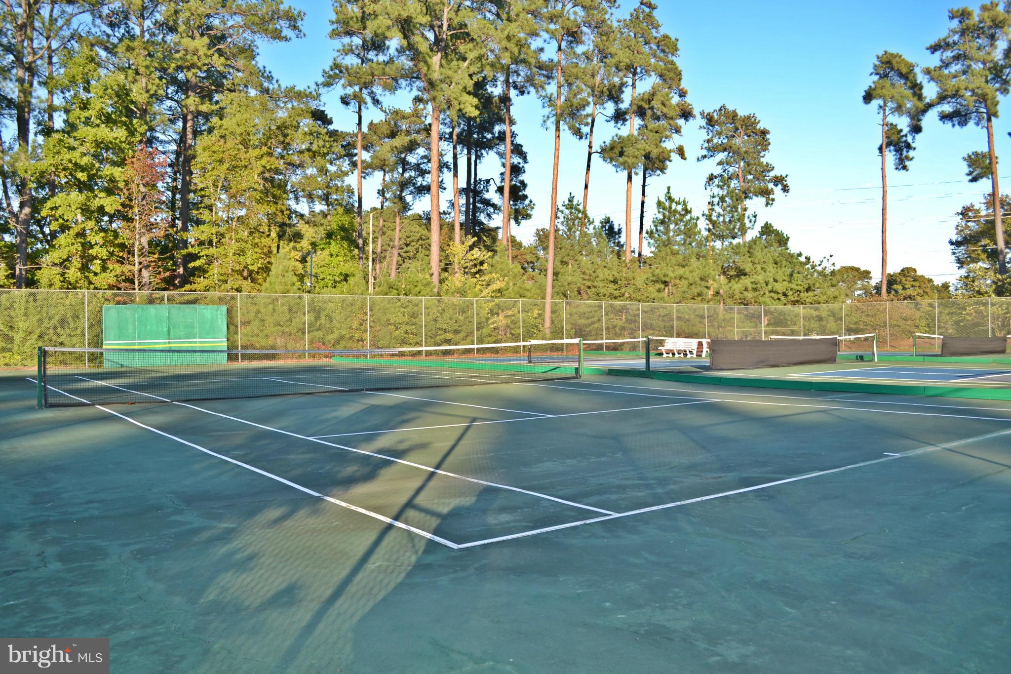 OYSTER BAY CONDOMINIUMS - Residential