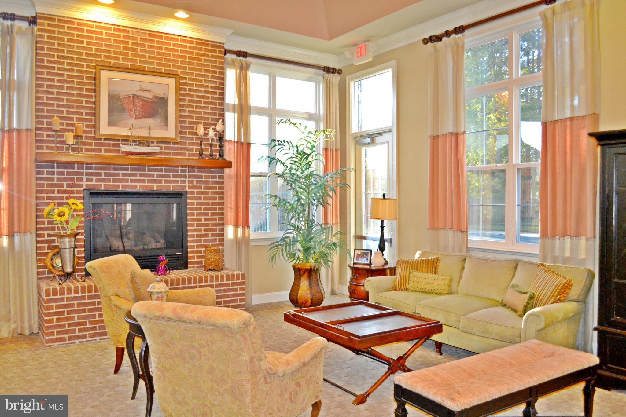 OYSTER BAY CONDOMINIUMS - Residential