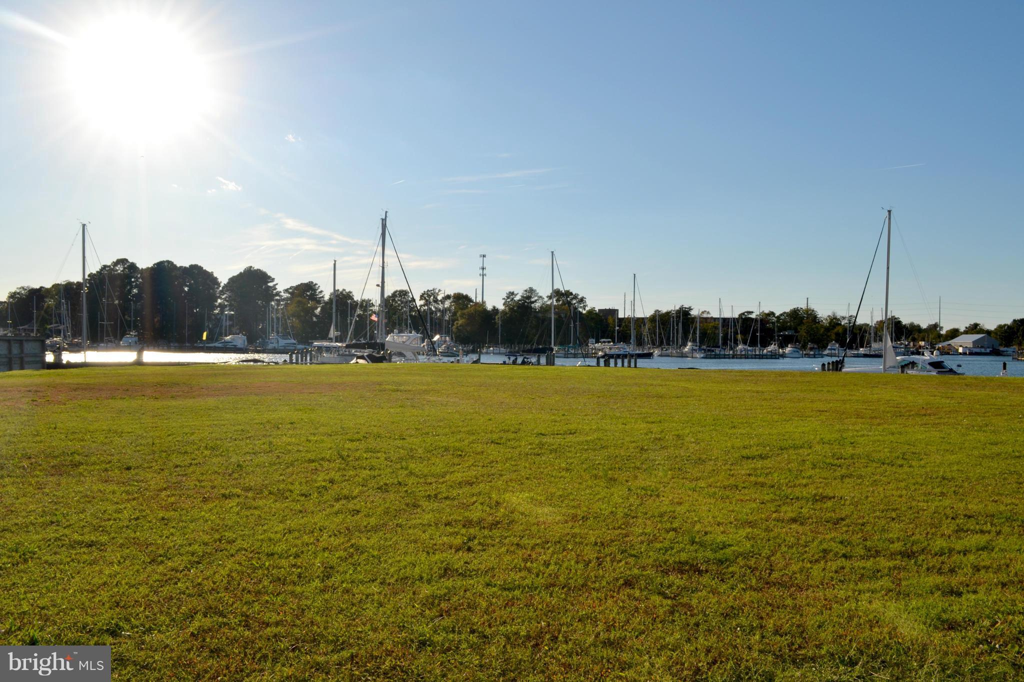 OYSTER BAY CONDOMINIUMS - Residential