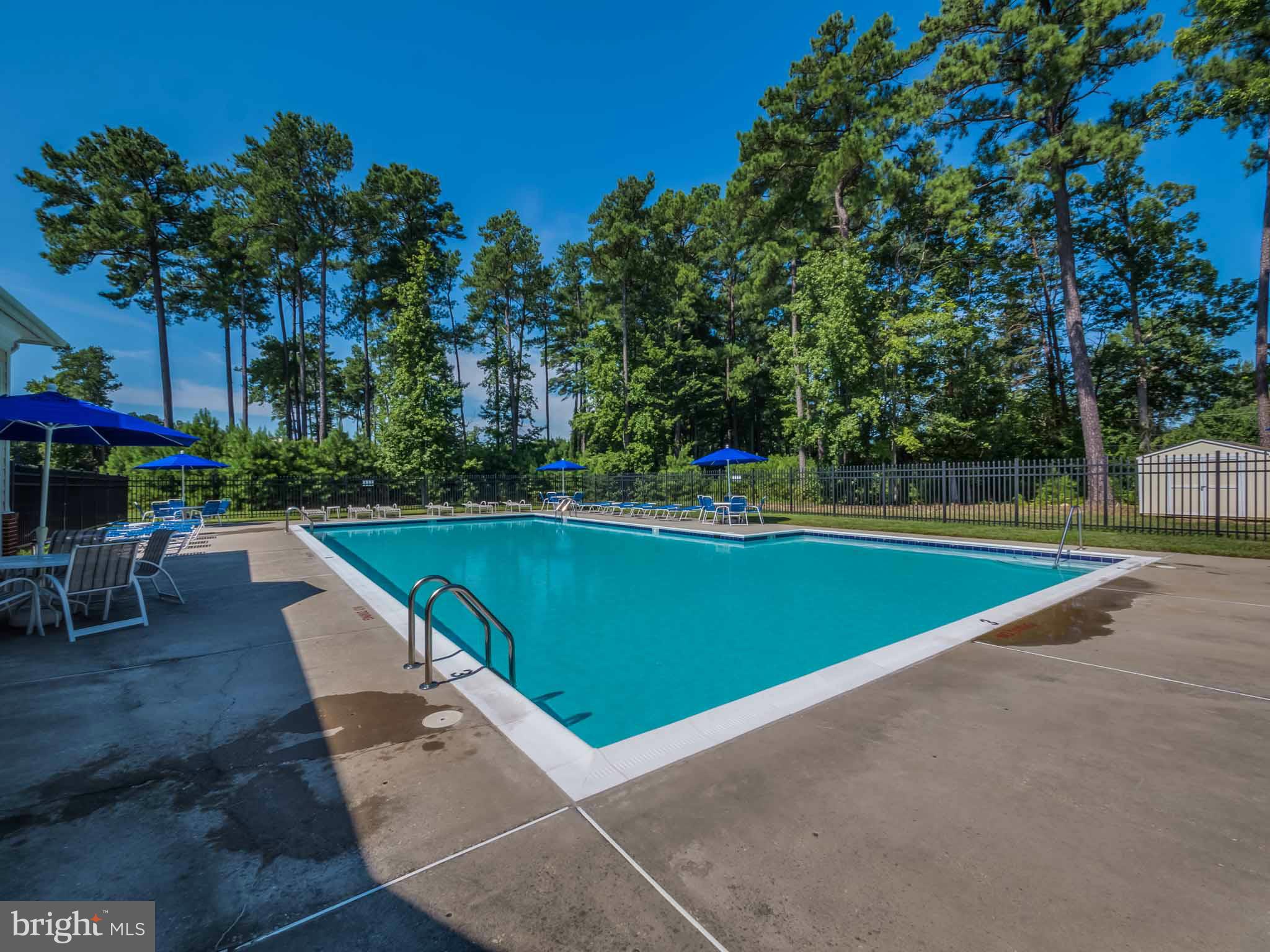 OYSTER BAY CONDOMINIUMS - Residential