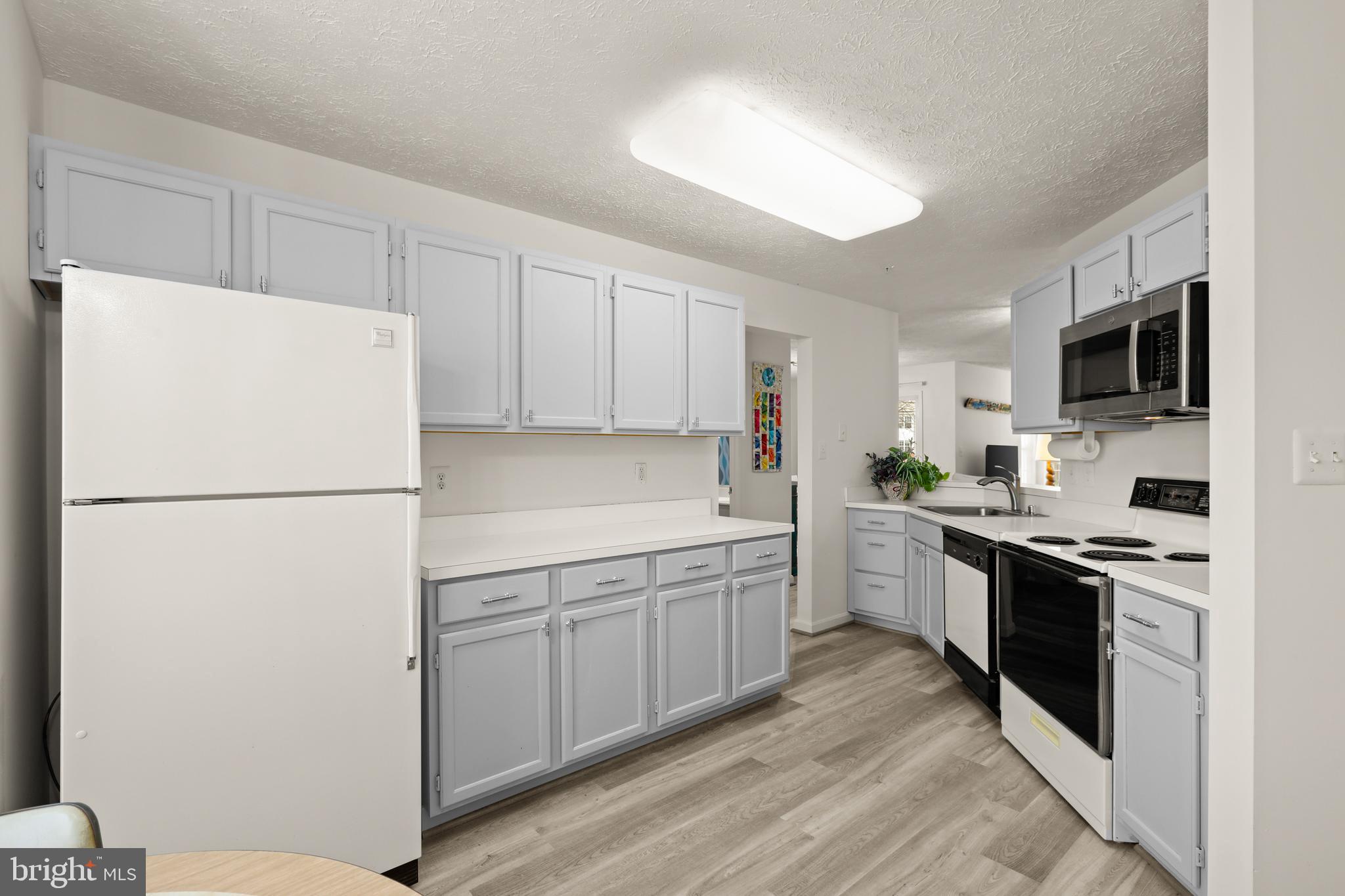 BAYLAND CONDO - Residential