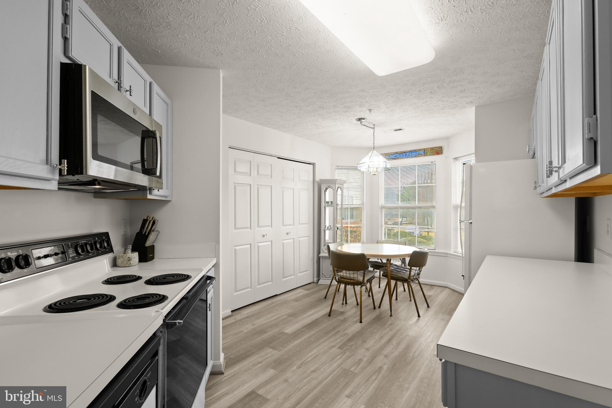 BAYLAND CONDO - Residential