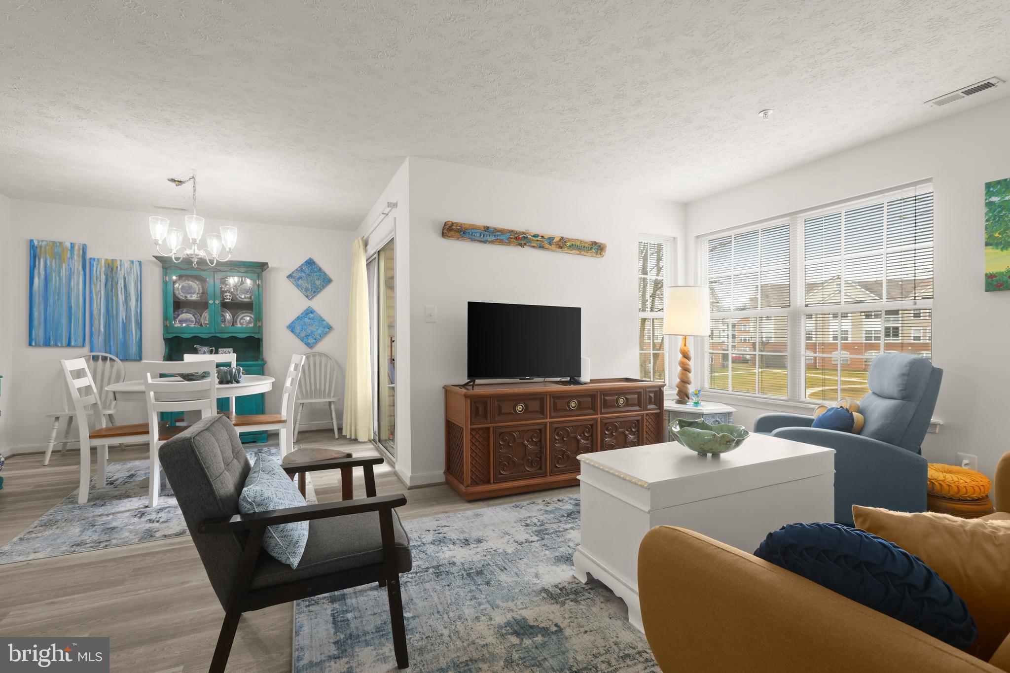 BAYLAND CONDO - Residential