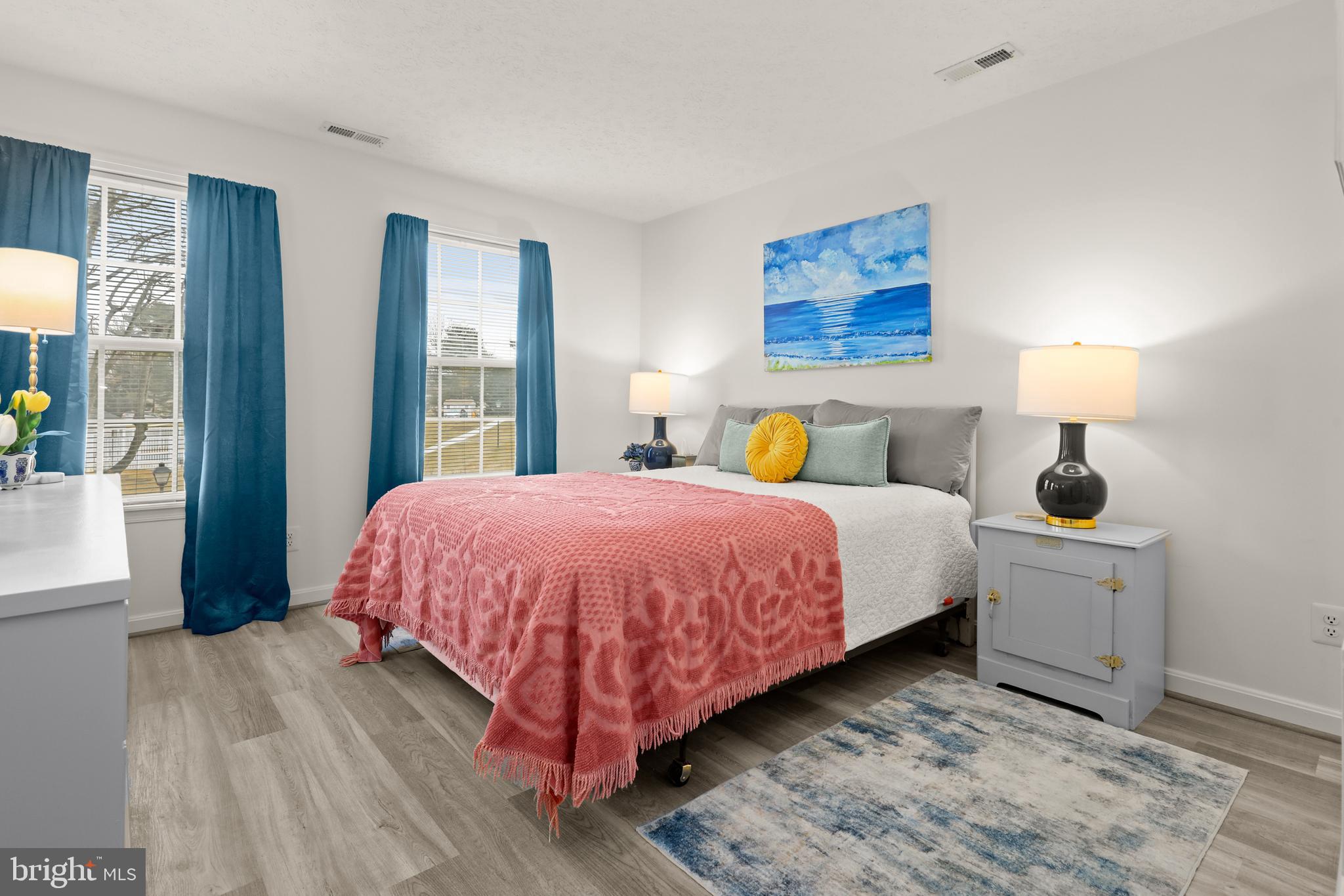 BAYLAND CONDO - Residential