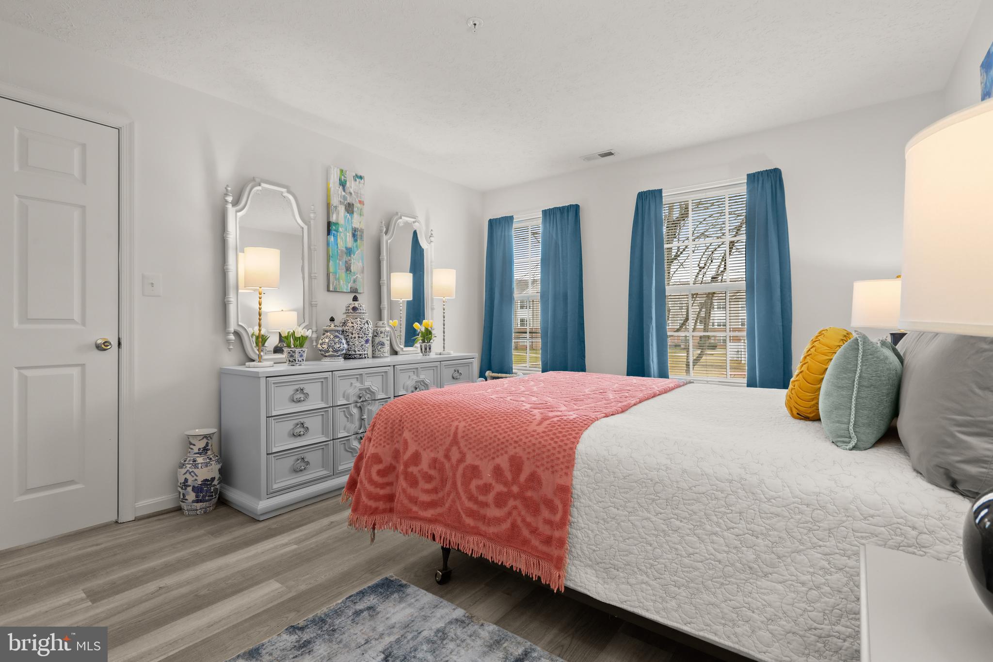 BAYLAND CONDO - Residential