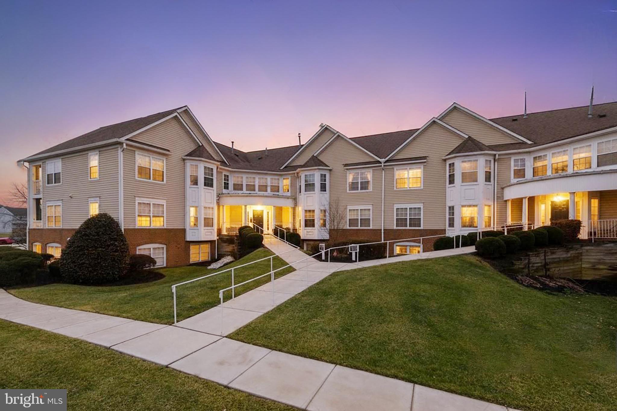 BAYLAND CONDO - Residential