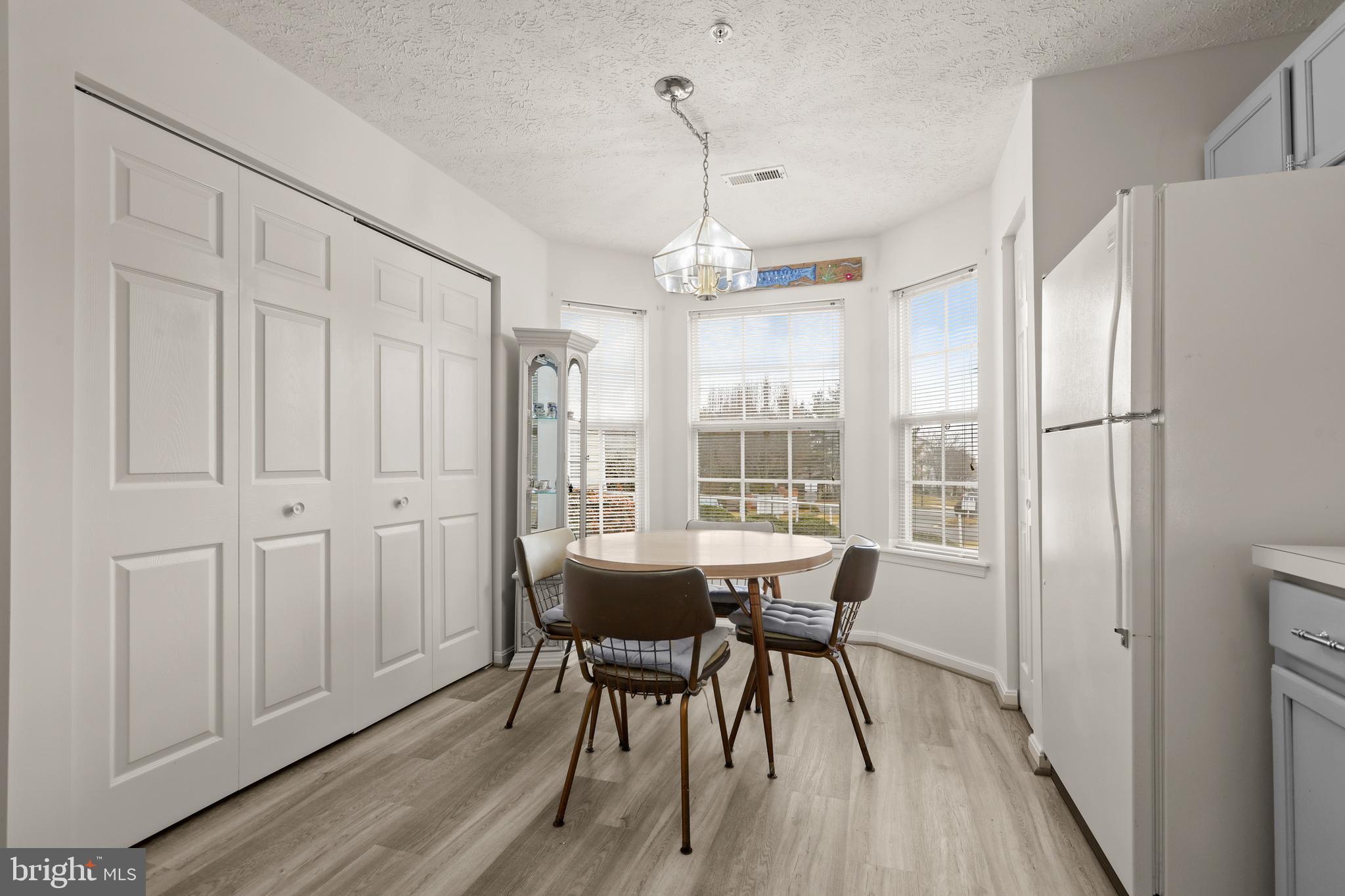 BAYLAND CONDO - Residential