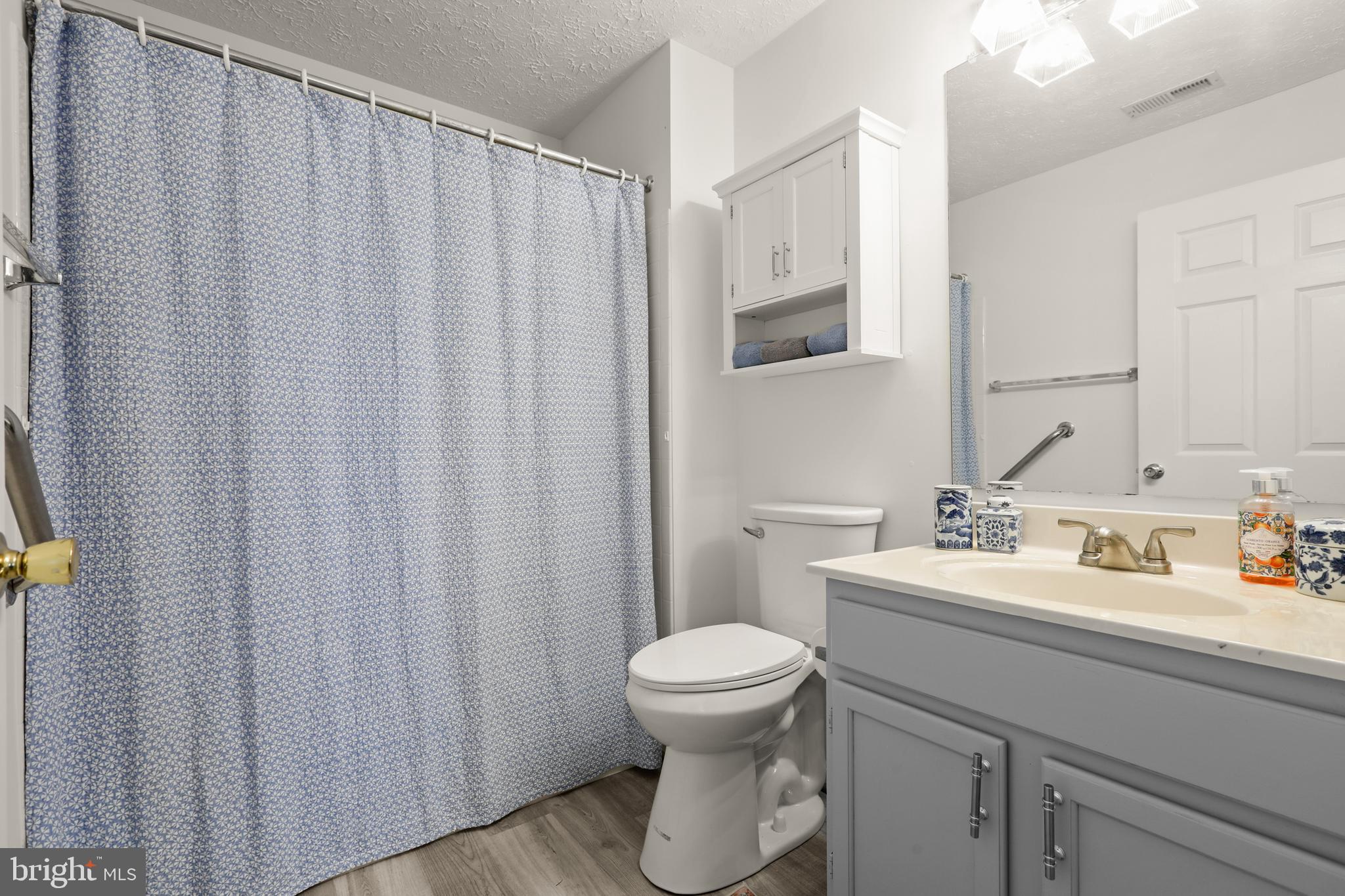 BAYLAND CONDO - Residential