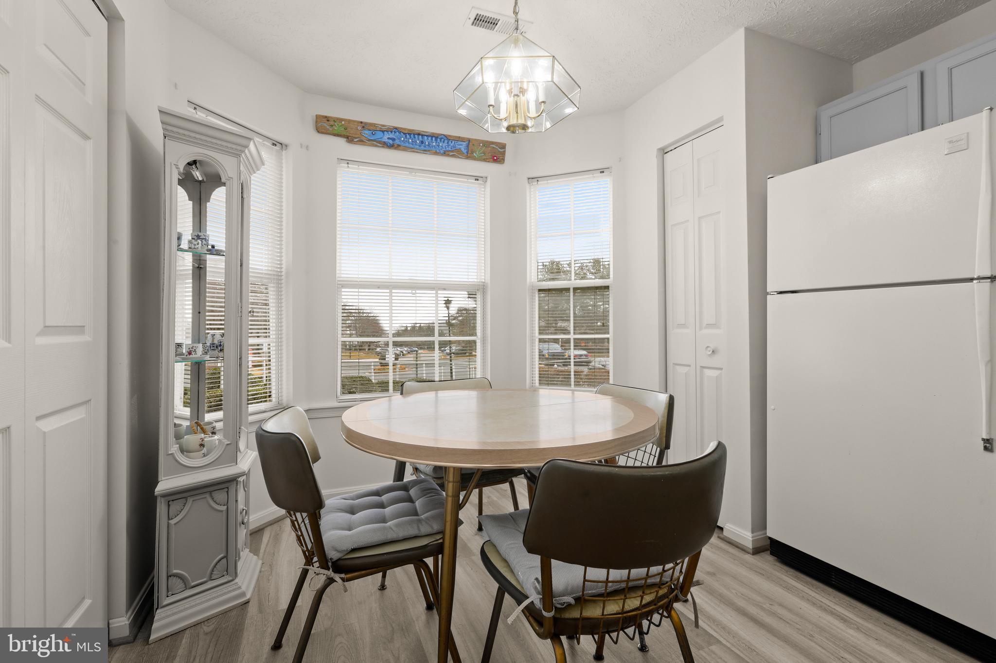 BAYLAND CONDO - Residential