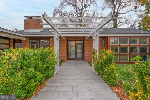 2227 E LANDIS AVENUE VINELAND NJ 08361