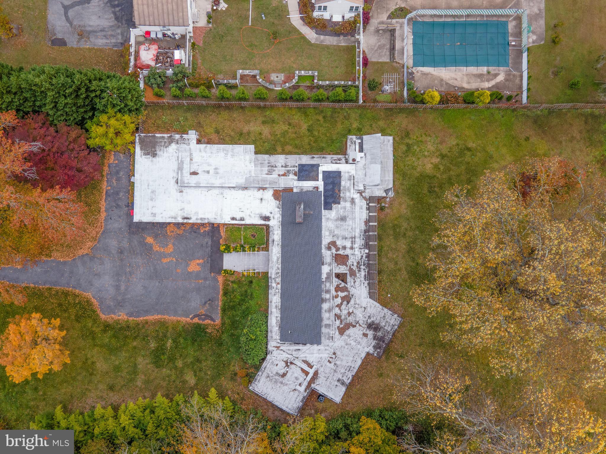 2227 E LANDIS AVENUE