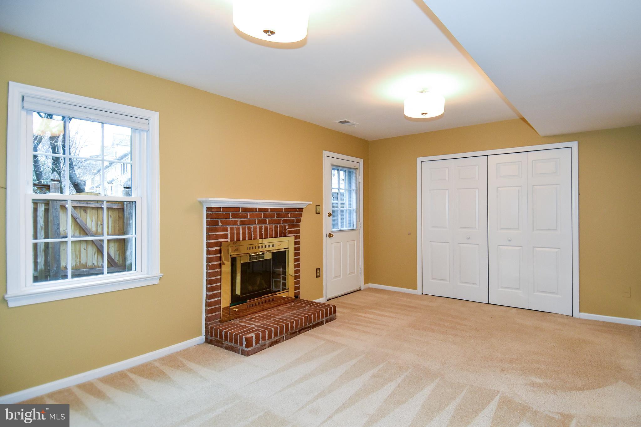 WASHINGTON COURTS - Residential Lease