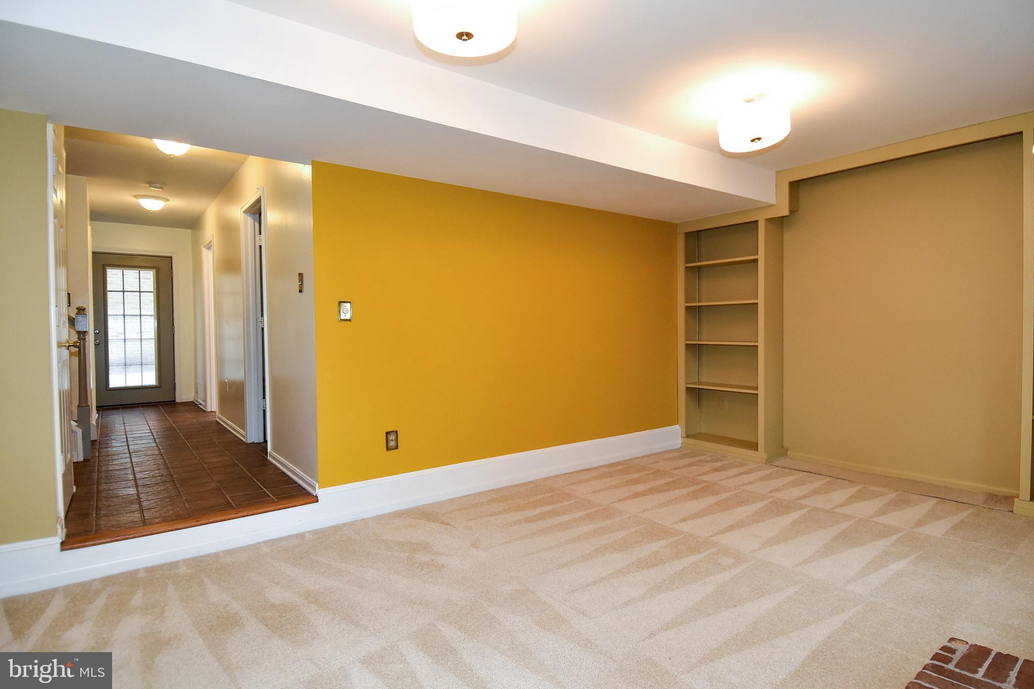 WASHINGTON COURTS - Residential Lease