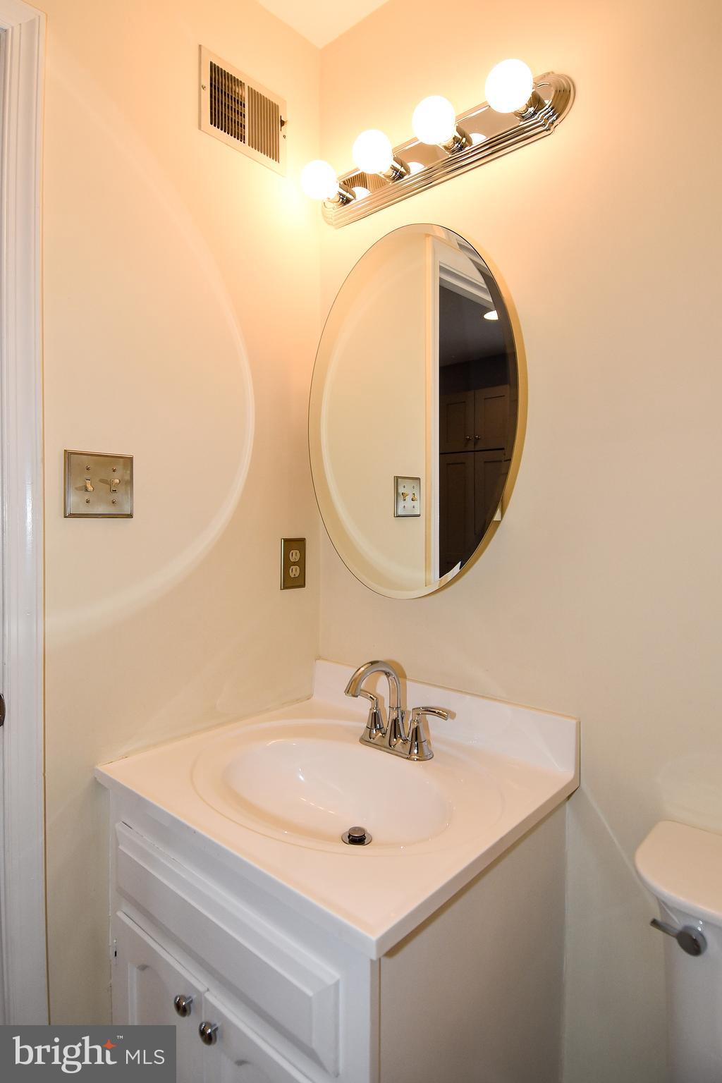 WASHINGTON COURTS - Residential Lease