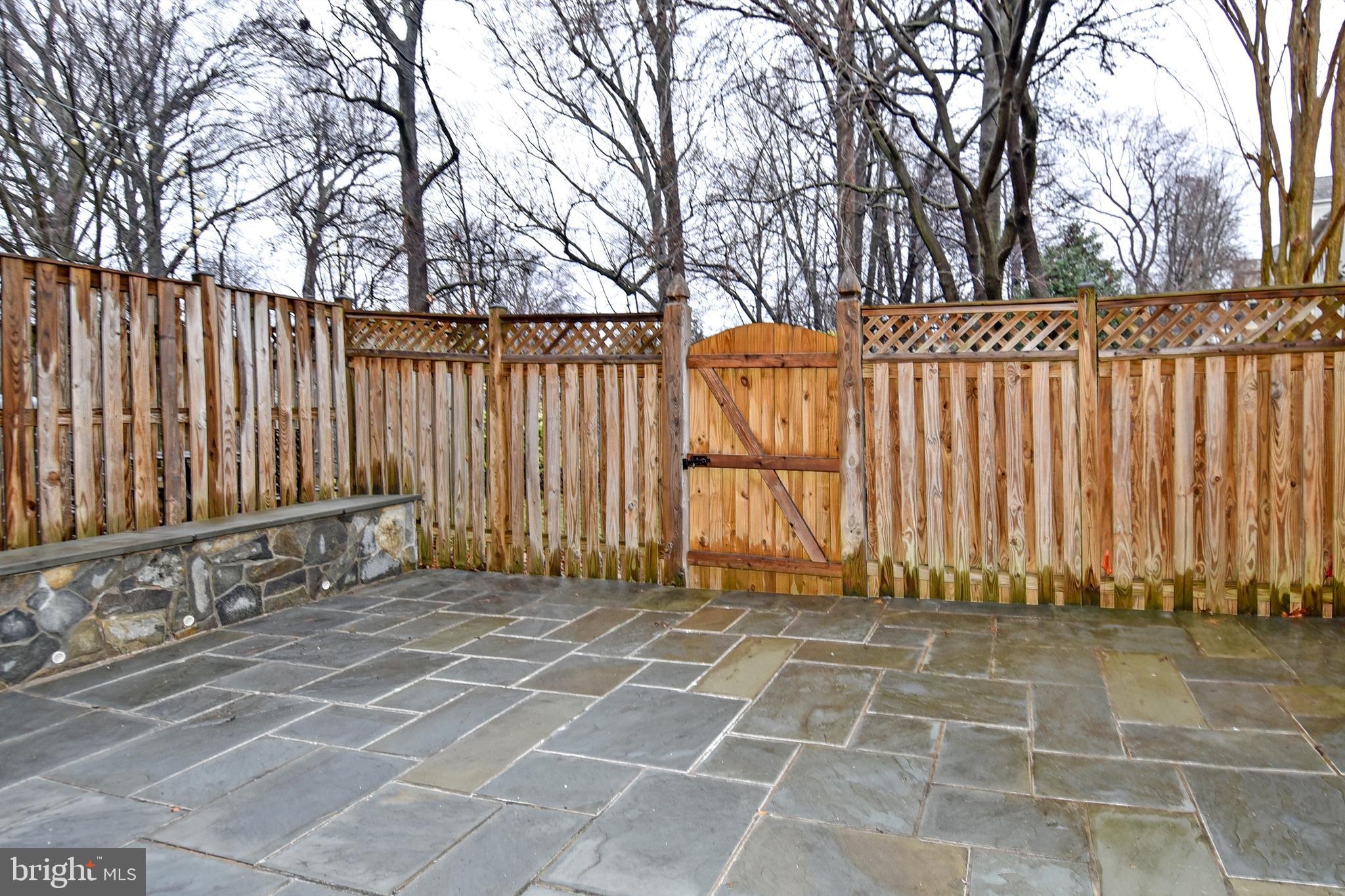 WASHINGTON COURTS - Residential Lease