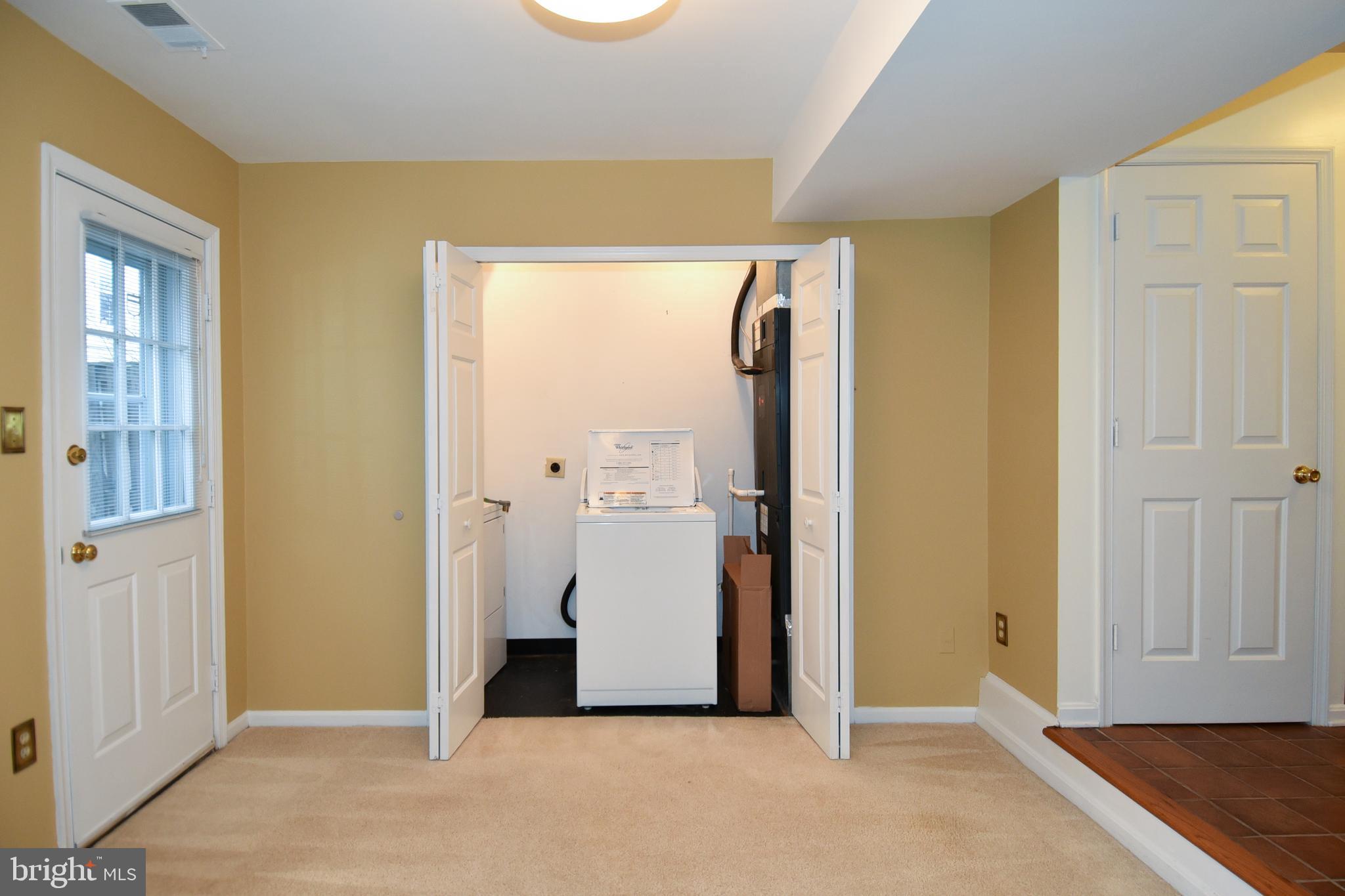 WASHINGTON COURTS - Residential Lease