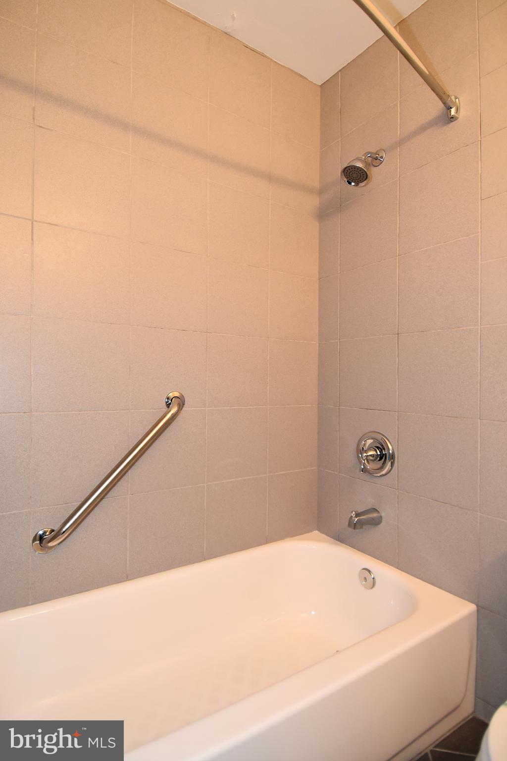 WASHINGTON COURTS - Residential Lease