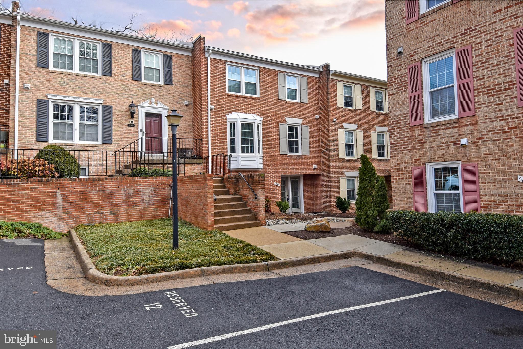 WASHINGTON COURTS - Residential Lease