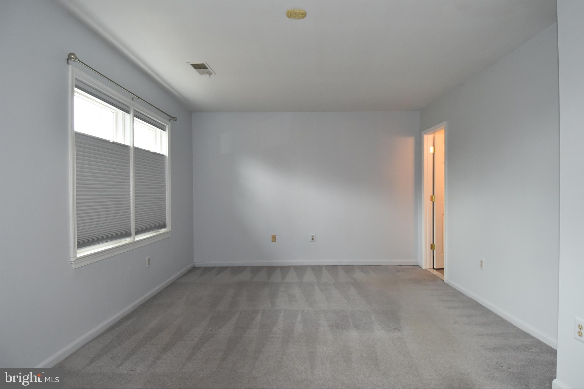 WASHINGTON COURTS - Residential Lease