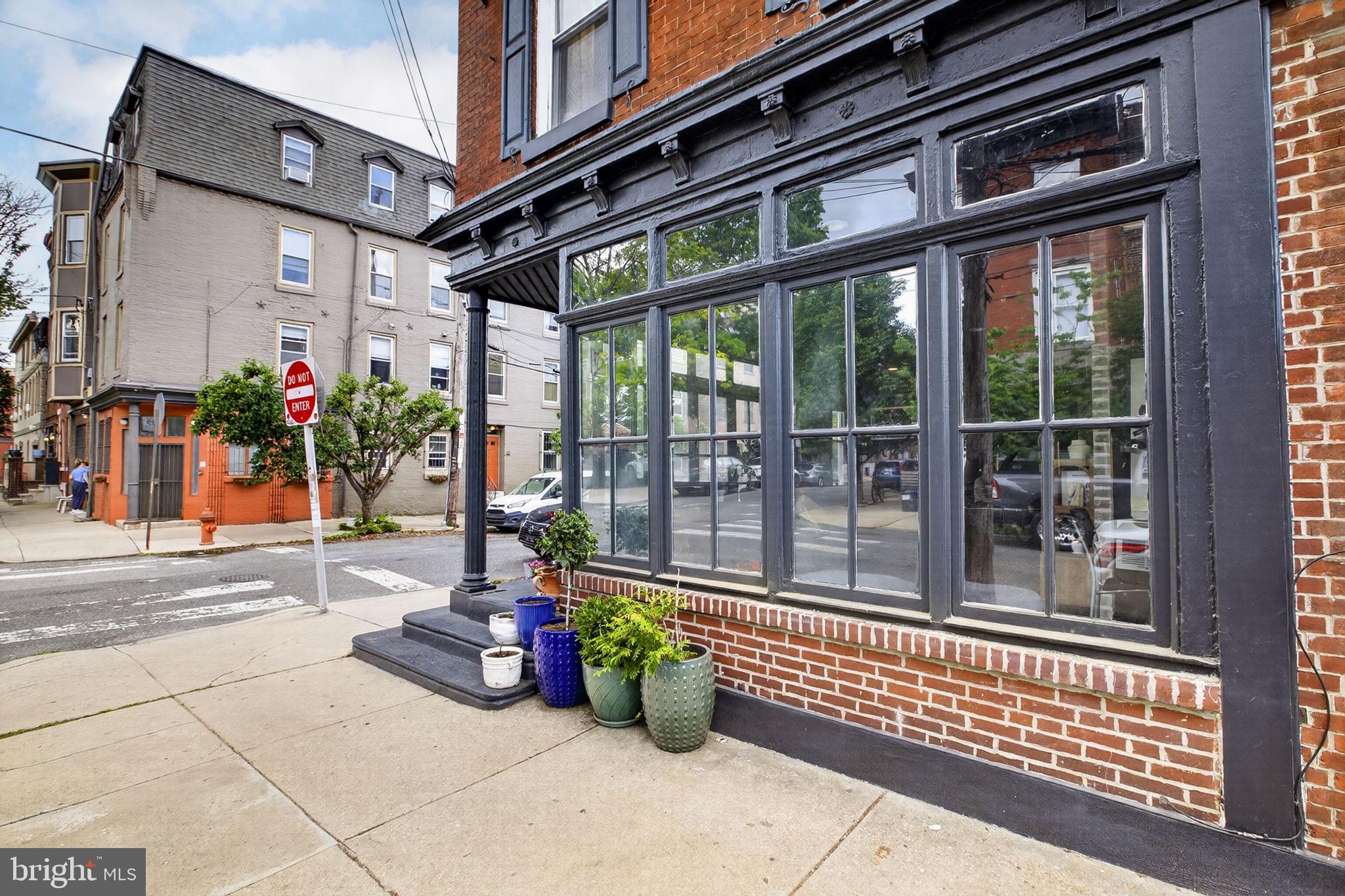 822 S 5TH STREET