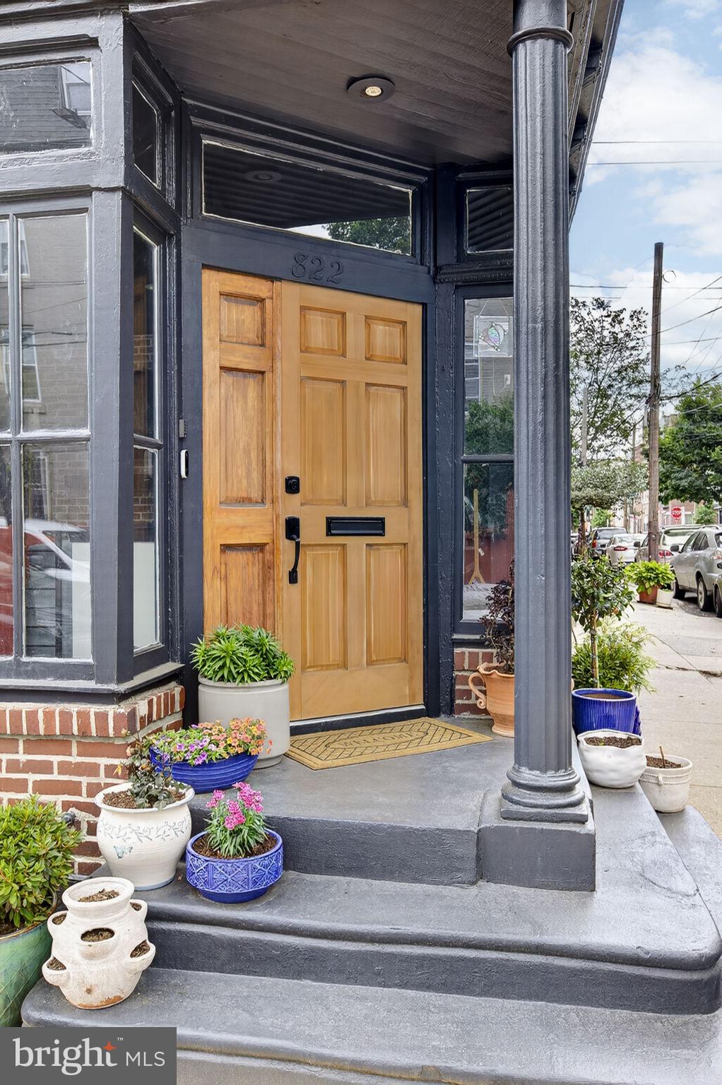 QUEEN VILLAGE - Residential