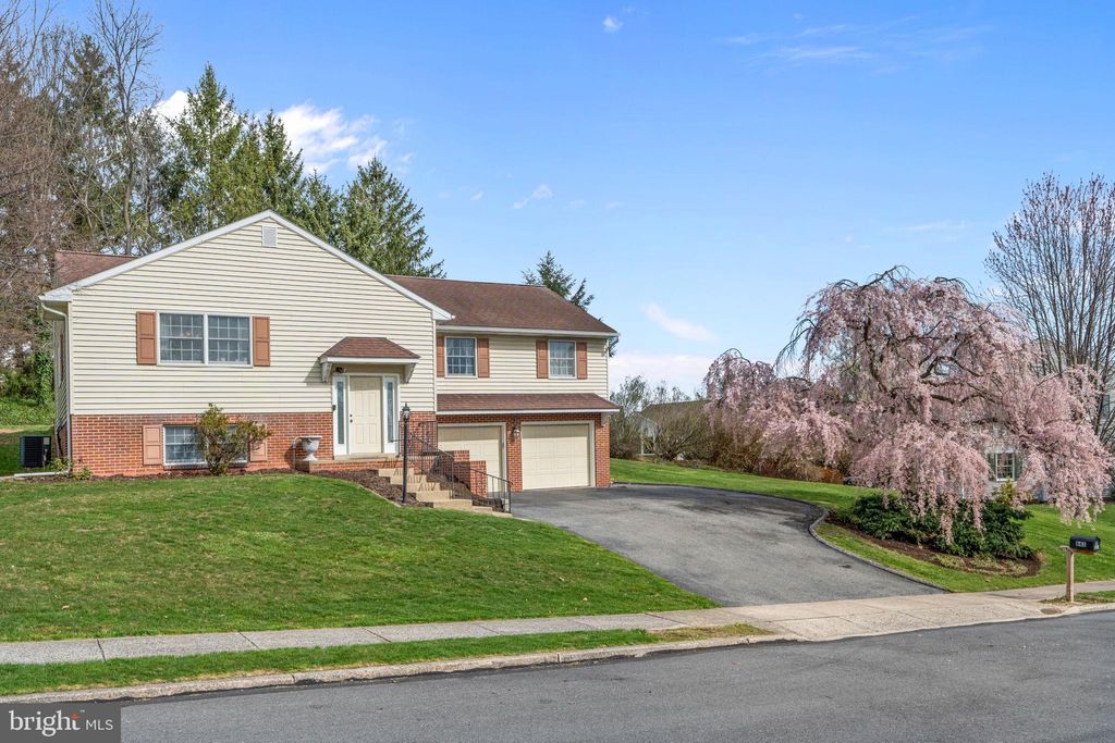 Photo of 641 Lorraine Avenue, Manheim, PA 17545 (MLS # PALA2049296)