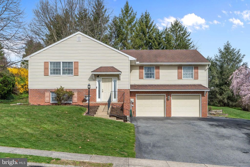 Photo of 641 Lorraine Avenue, Manheim, PA 17545 (MLS # PALA2049296)