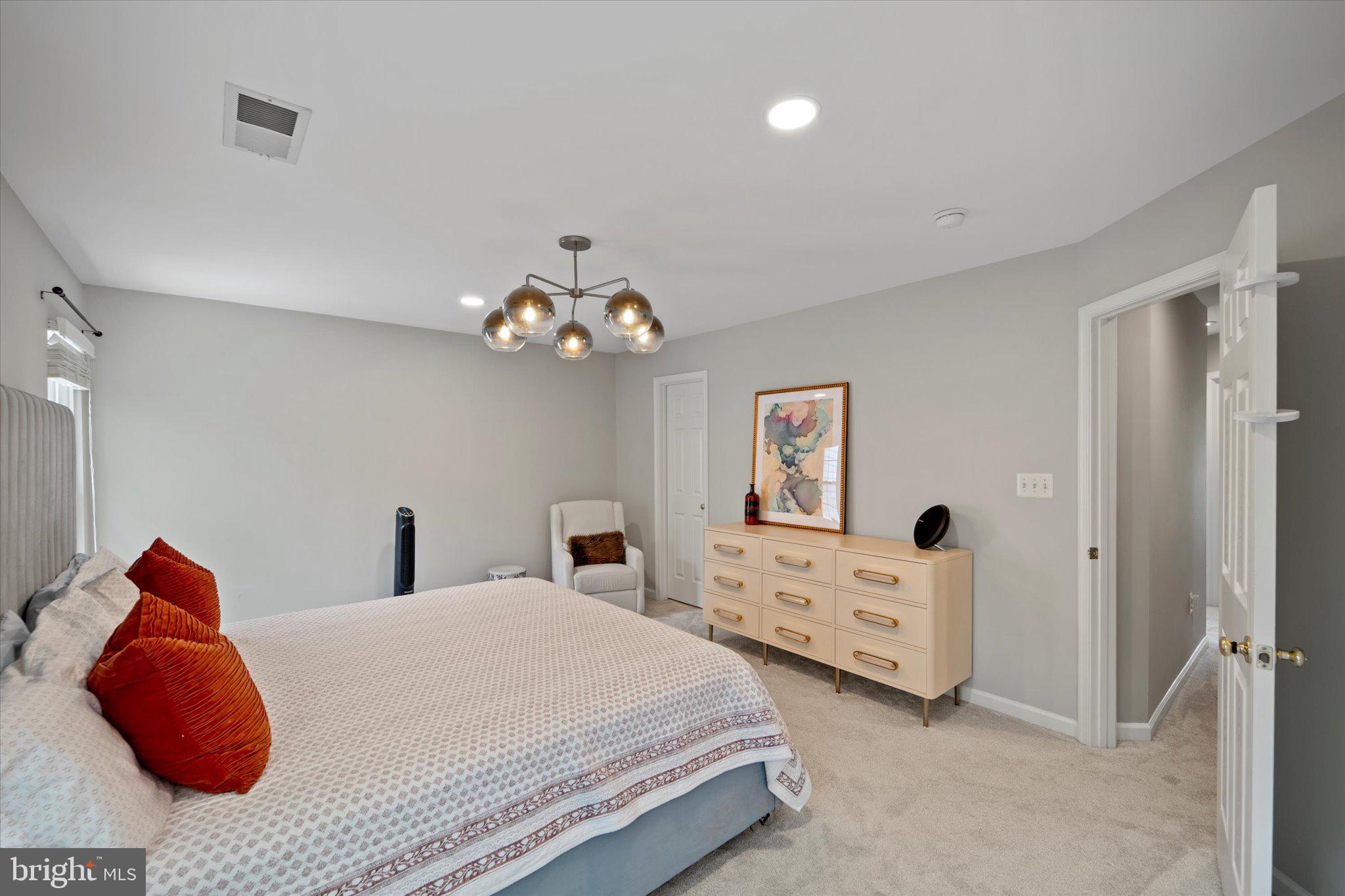 SOUTH RIDING - Residential Lease