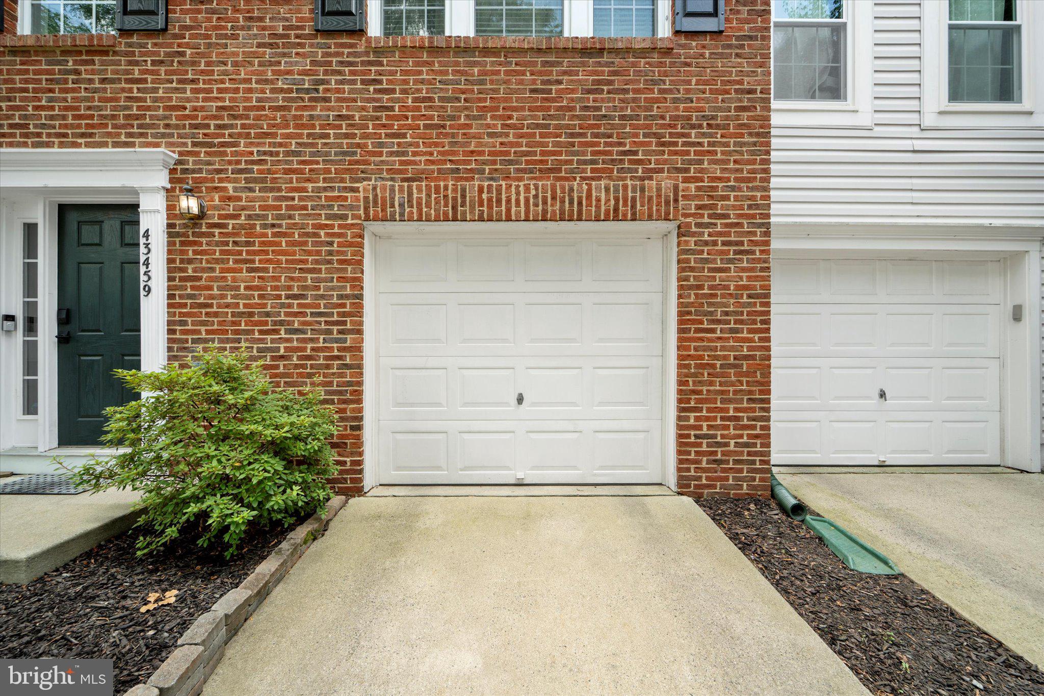 SOUTH RIDING - Residential Lease