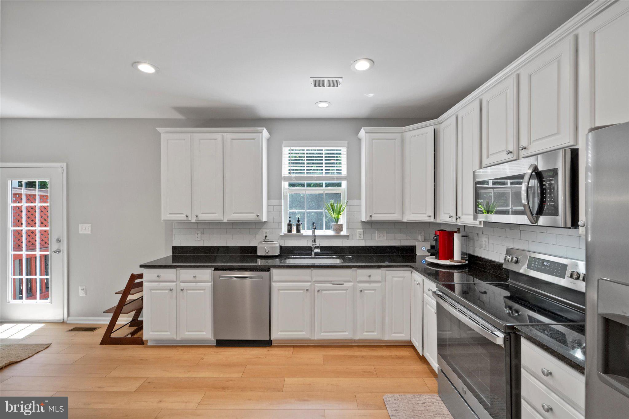 SOUTH RIDING - Residential Lease