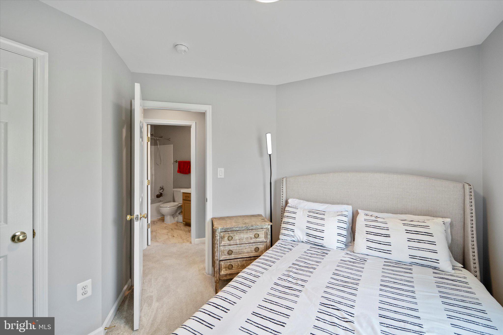 SOUTH RIDING - Residential Lease