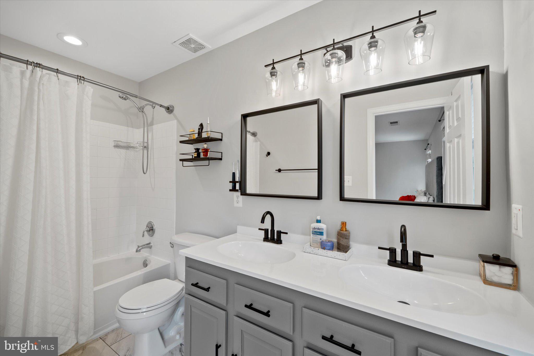 SOUTH RIDING - Residential Lease