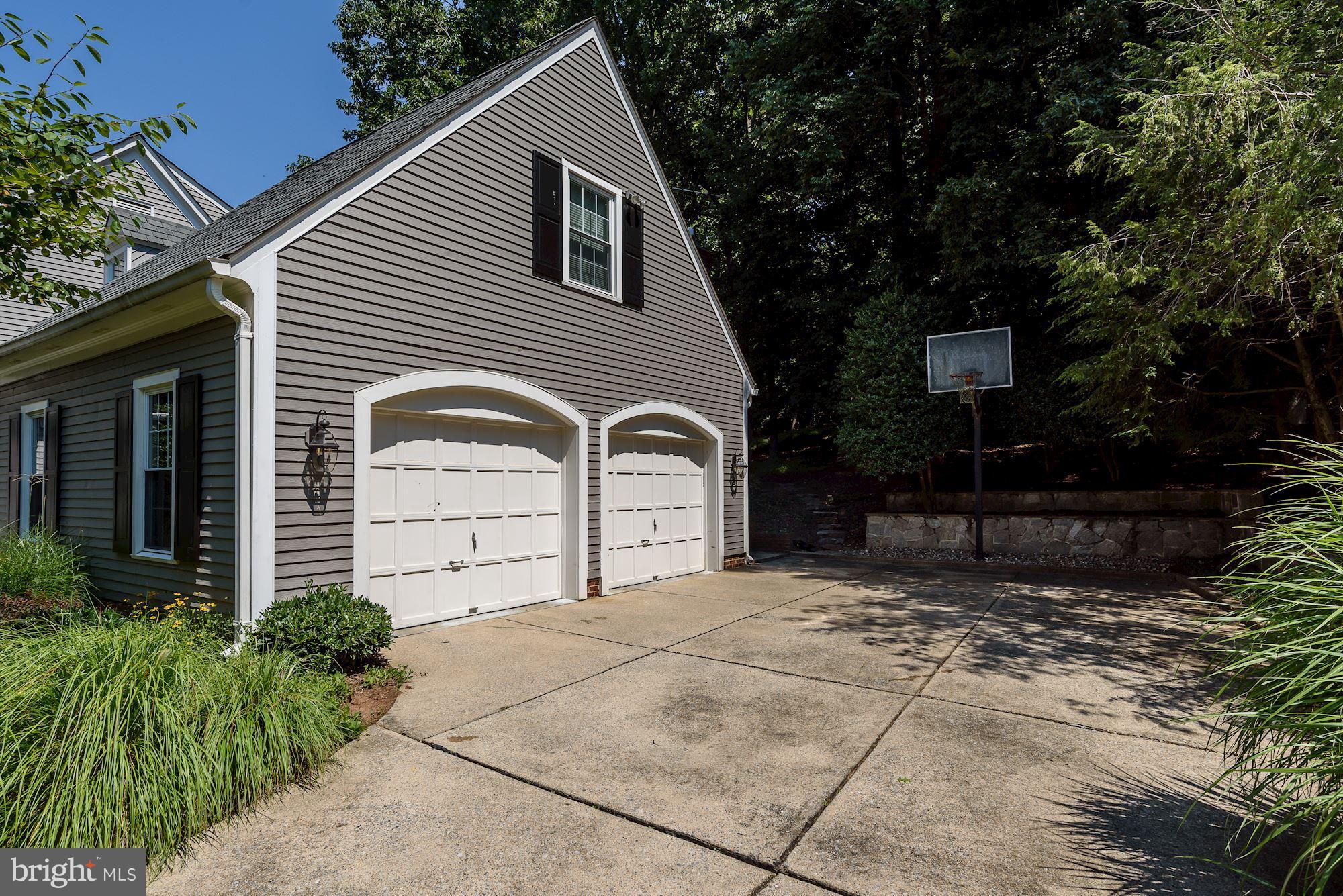 RIVER FALLS - Residential