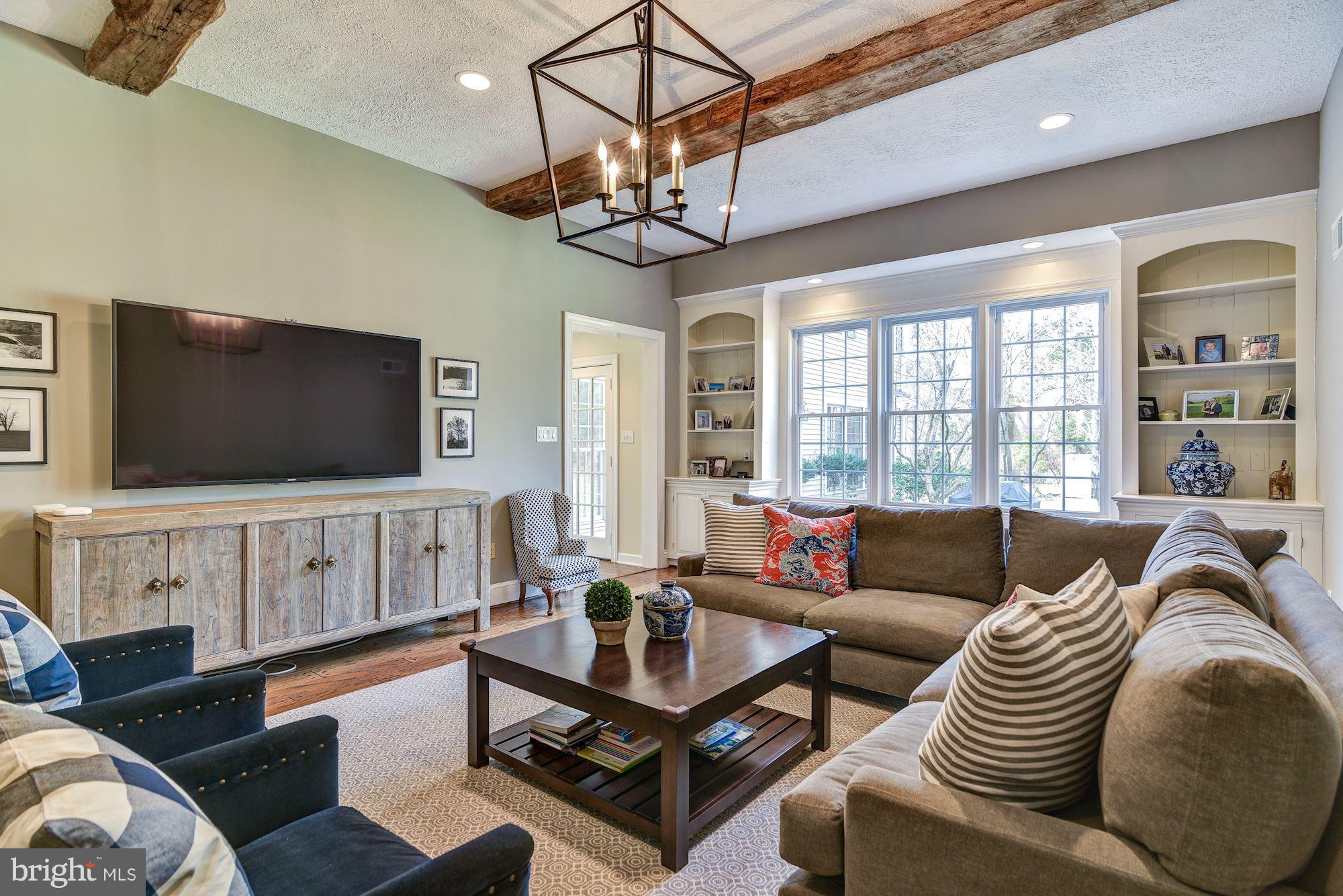 RIVER FALLS - Residential