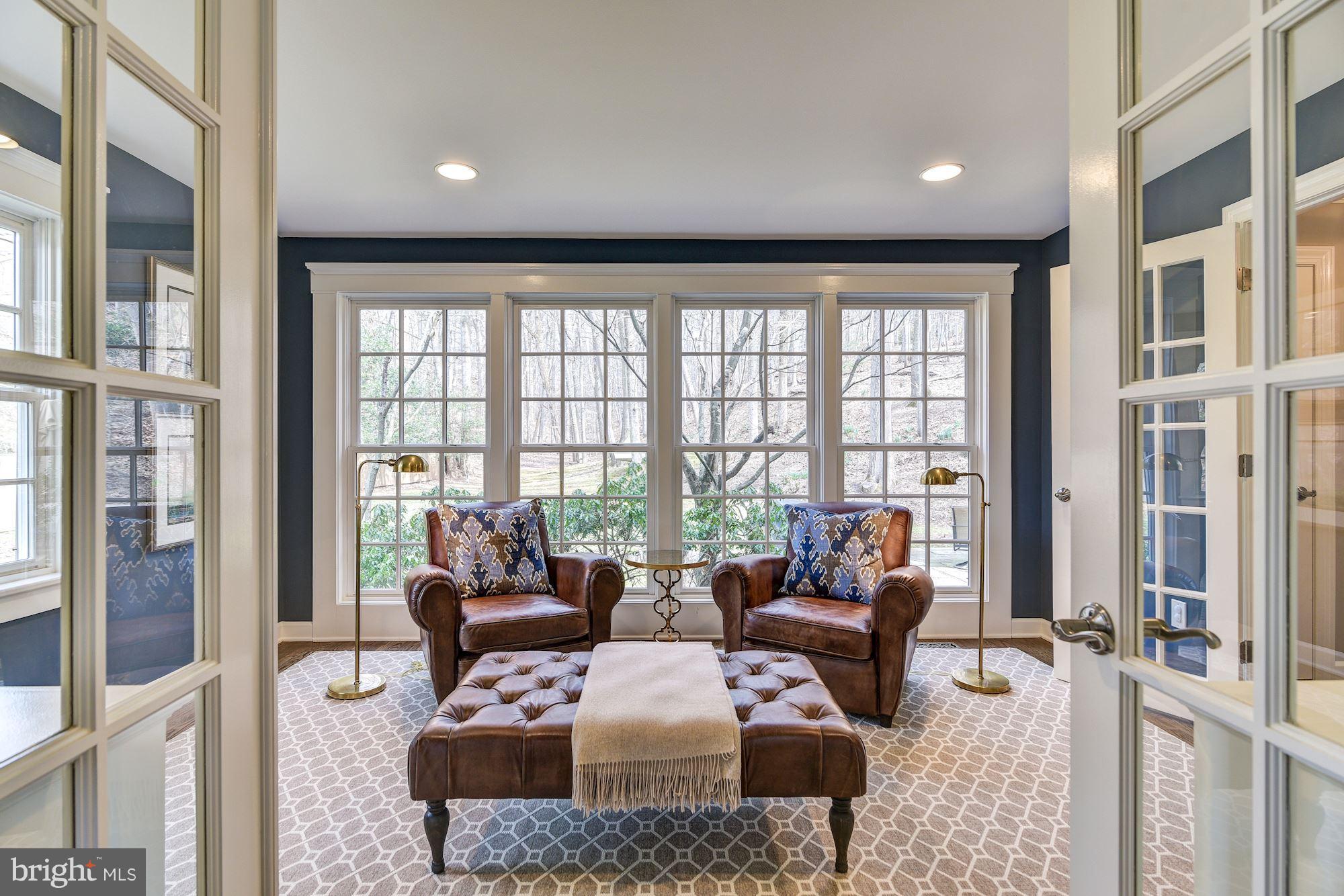 RIVER FALLS - Residential