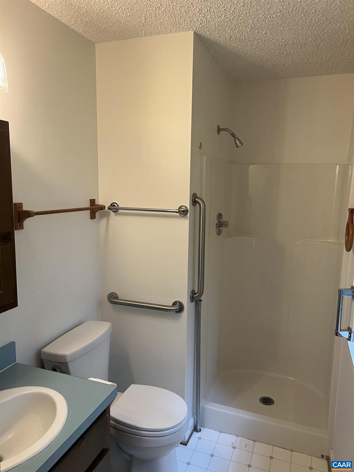 LAKE MONTICELLO - Residential