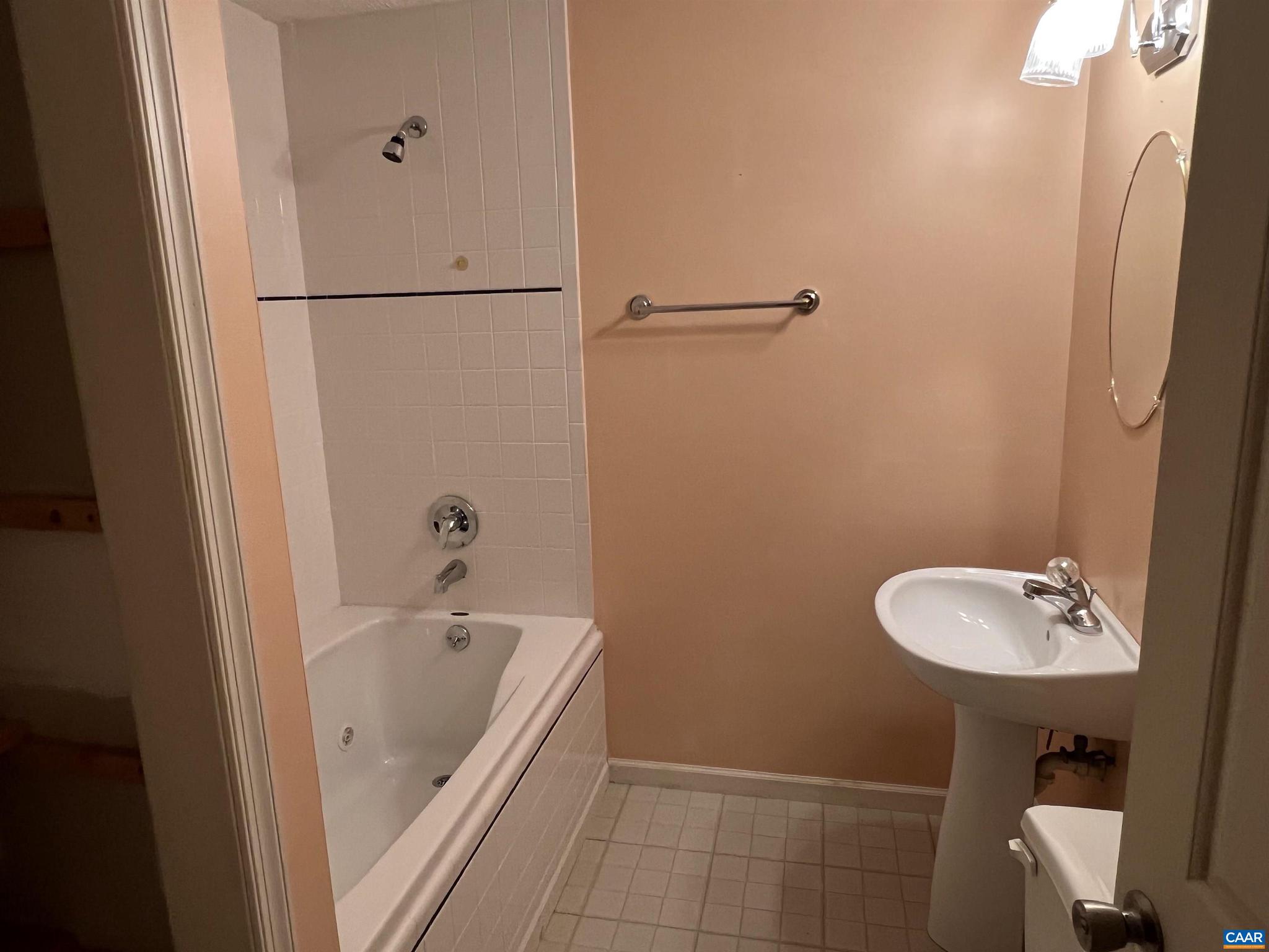 LAKE MONTICELLO - Residential