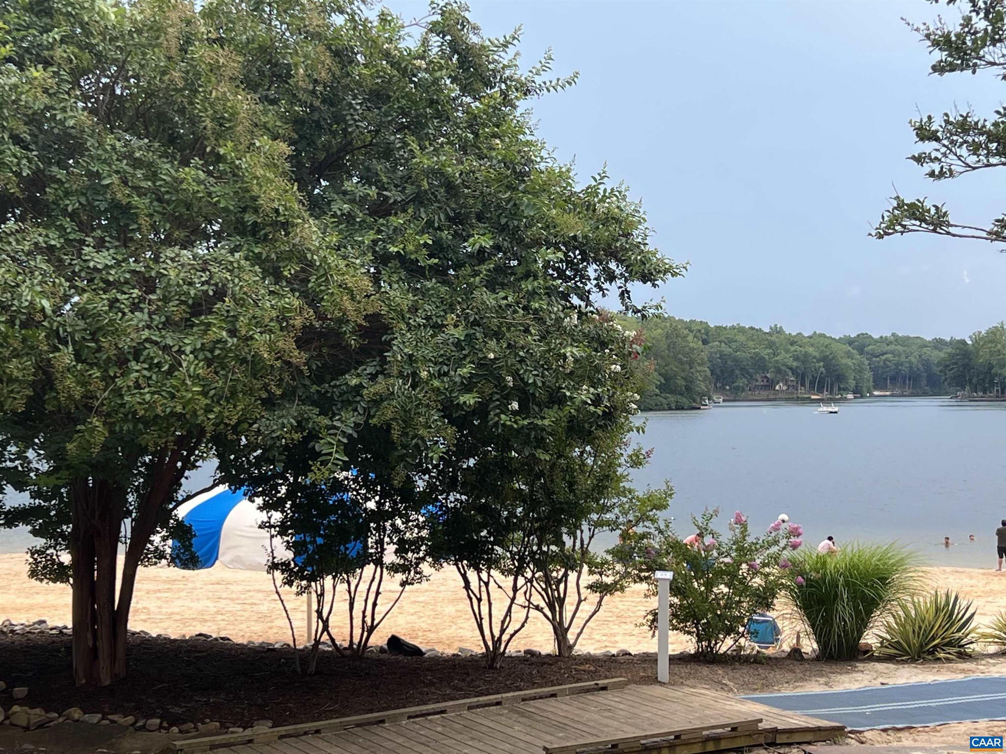 LAKE MONTICELLO - Residential