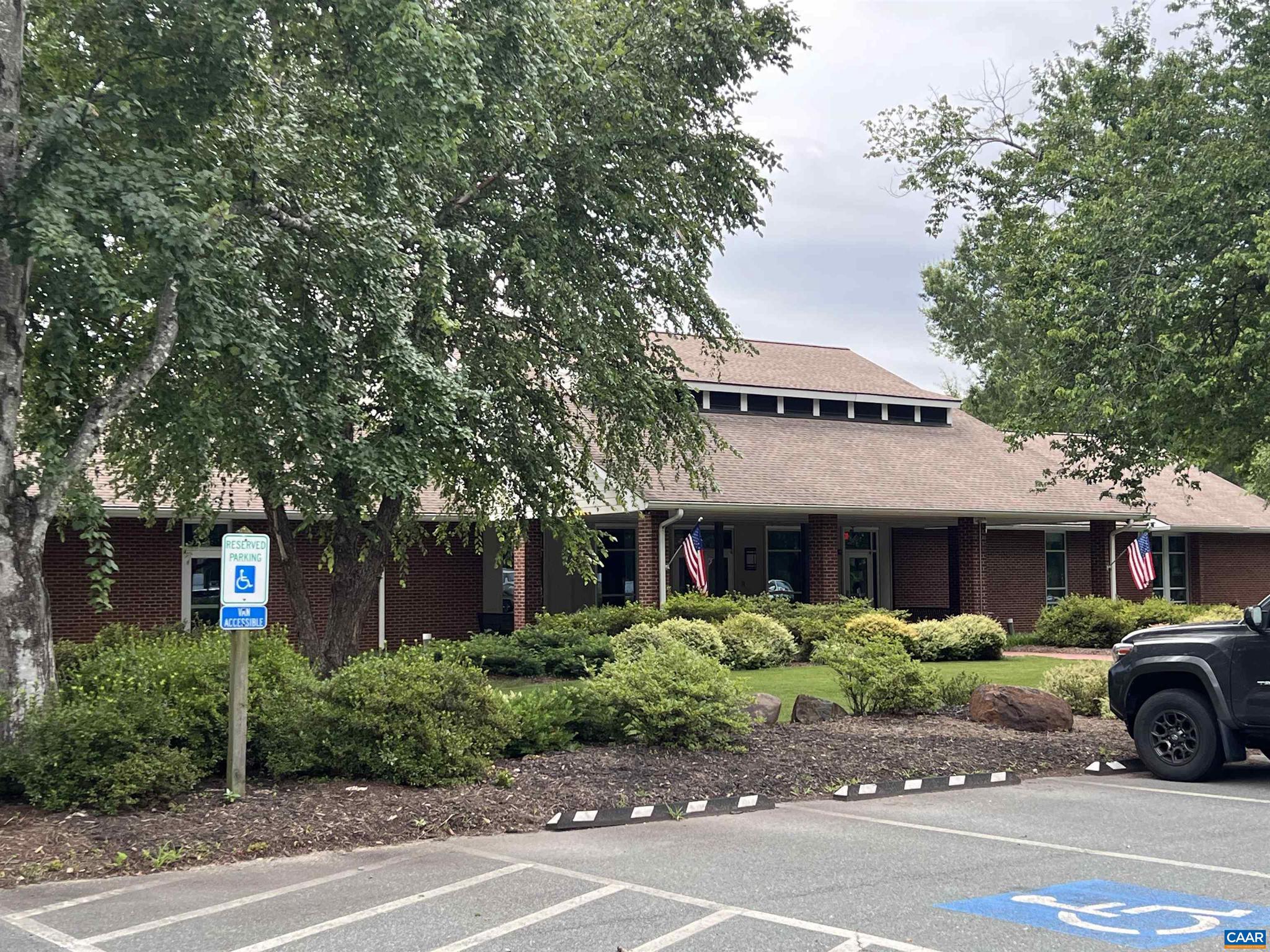 LAKE MONTICELLO - Residential