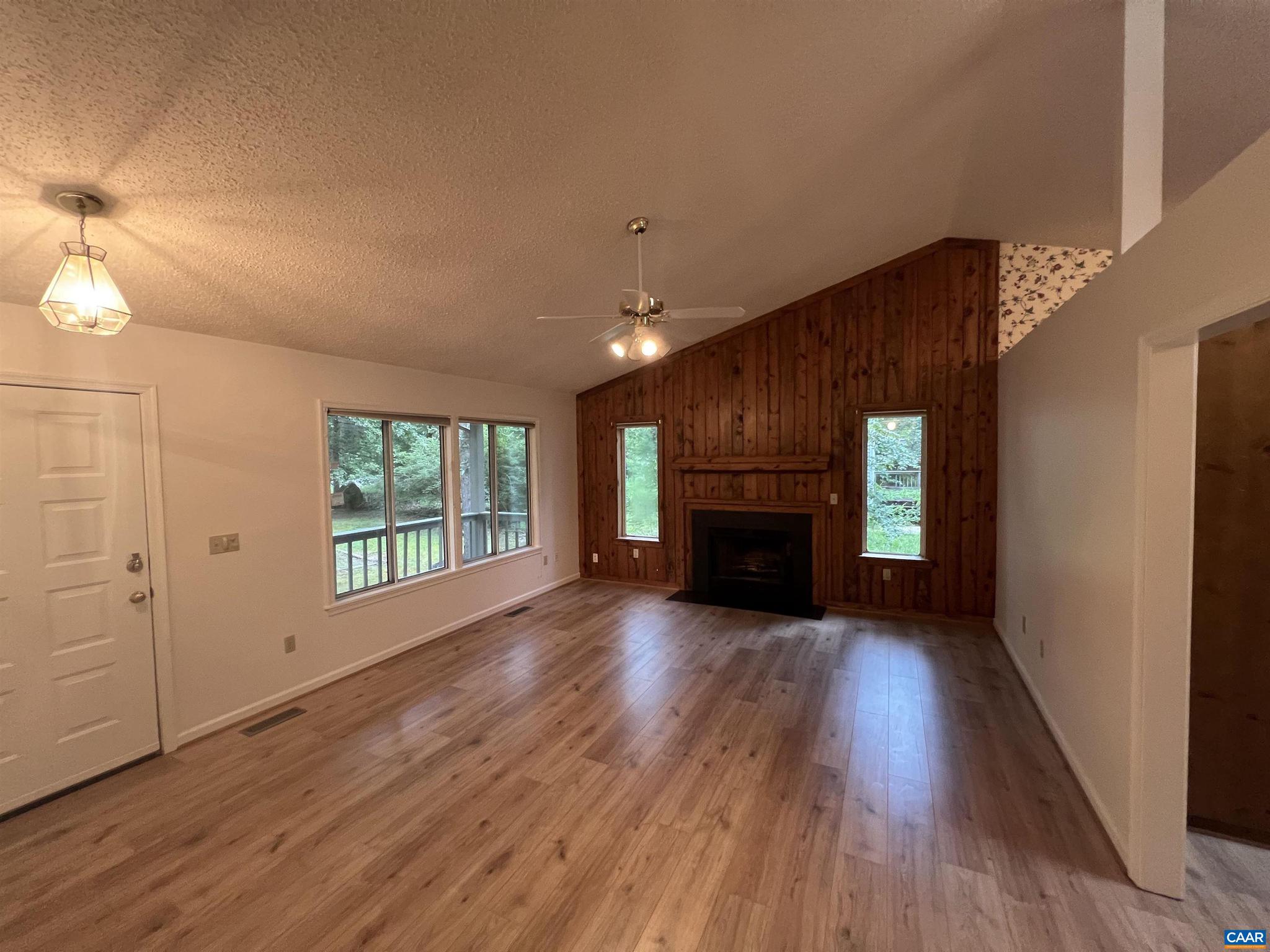 7 ENGLEWOOD DR